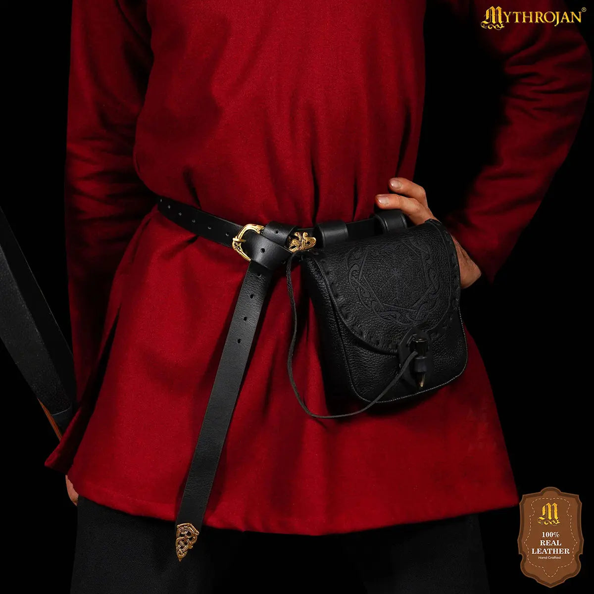 Bolsa de cinturón medieval en cuero con cierre de cuerno y repujado