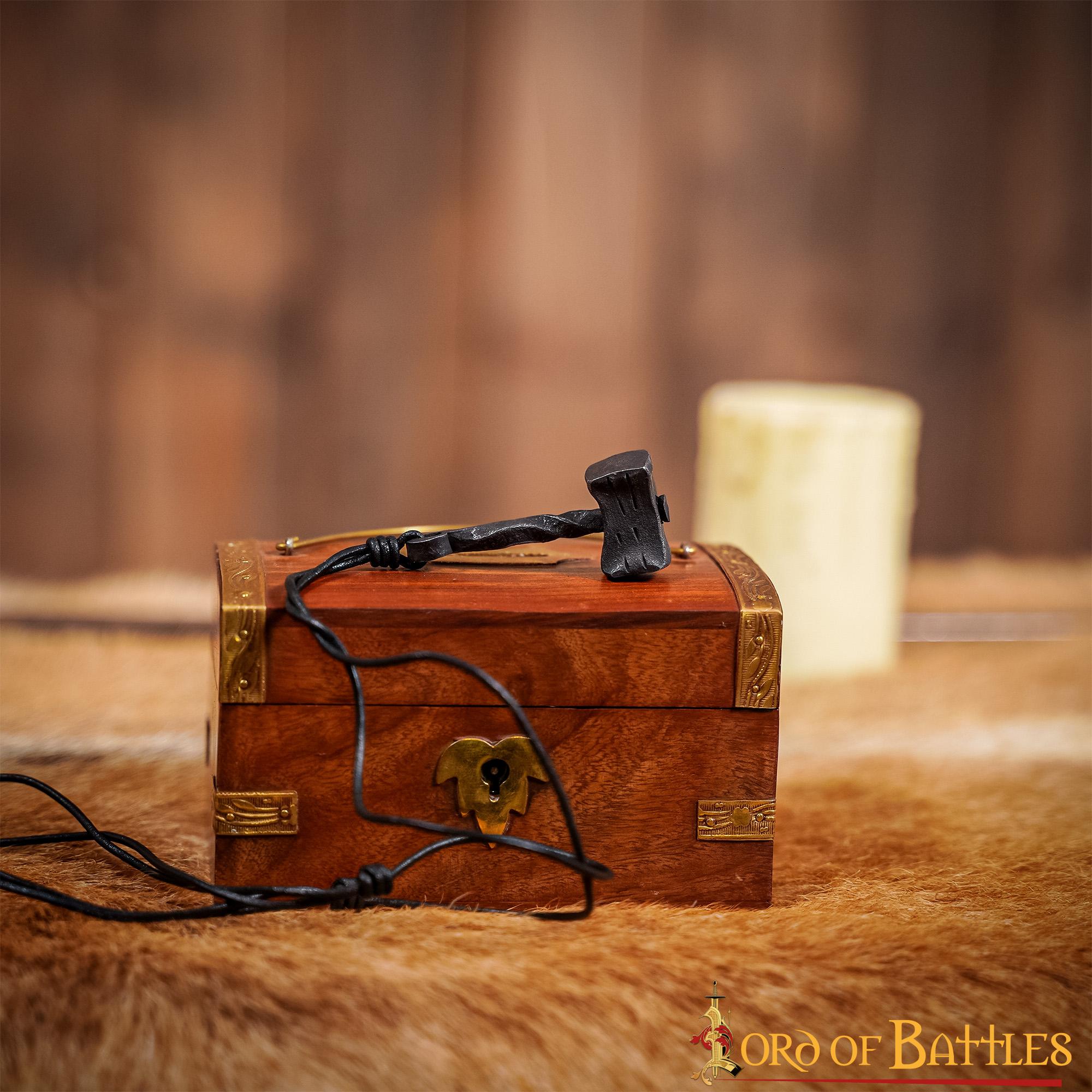 Imagen única de: Colgante Mjölnir (martillo de Thor) forjado a mano en hierro - imagen 12