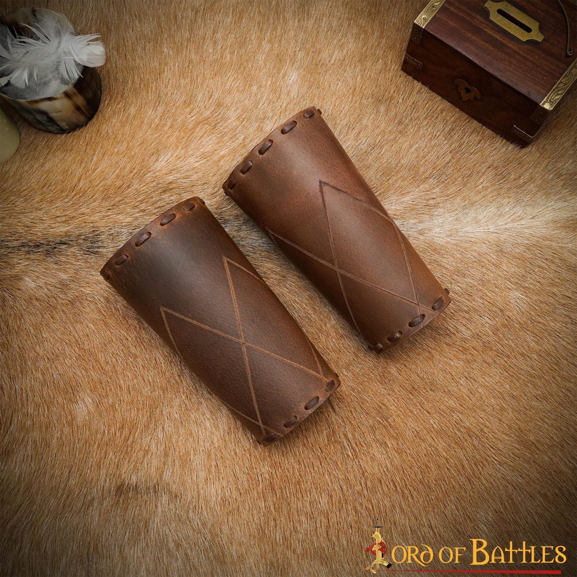 Imagen única de: Brazaletes de cuero Woodsman para LARP, cosplay y recreación - imagen 5