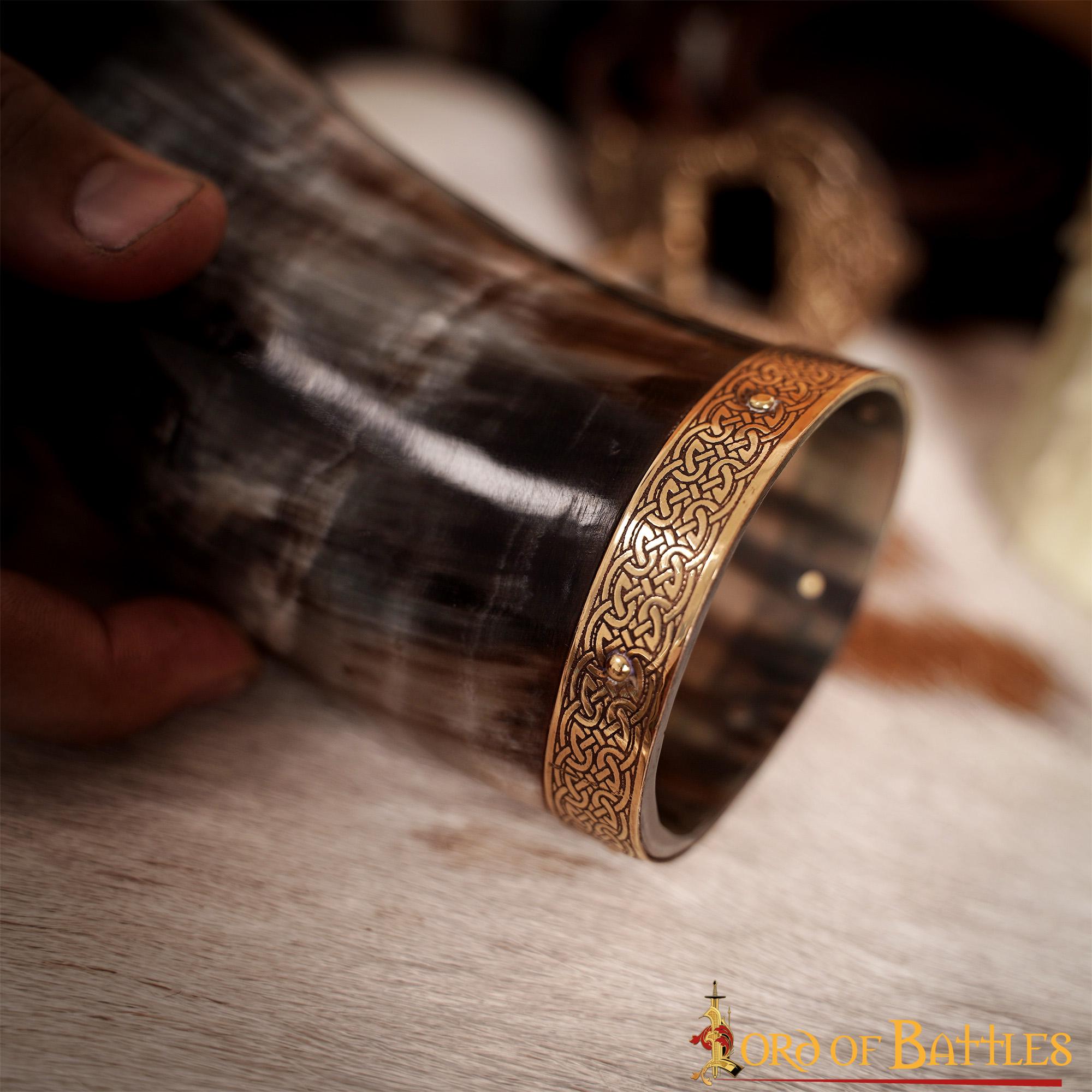Imagen única de: Cuerno vikingo de beber 300–400 ml con remates de latón