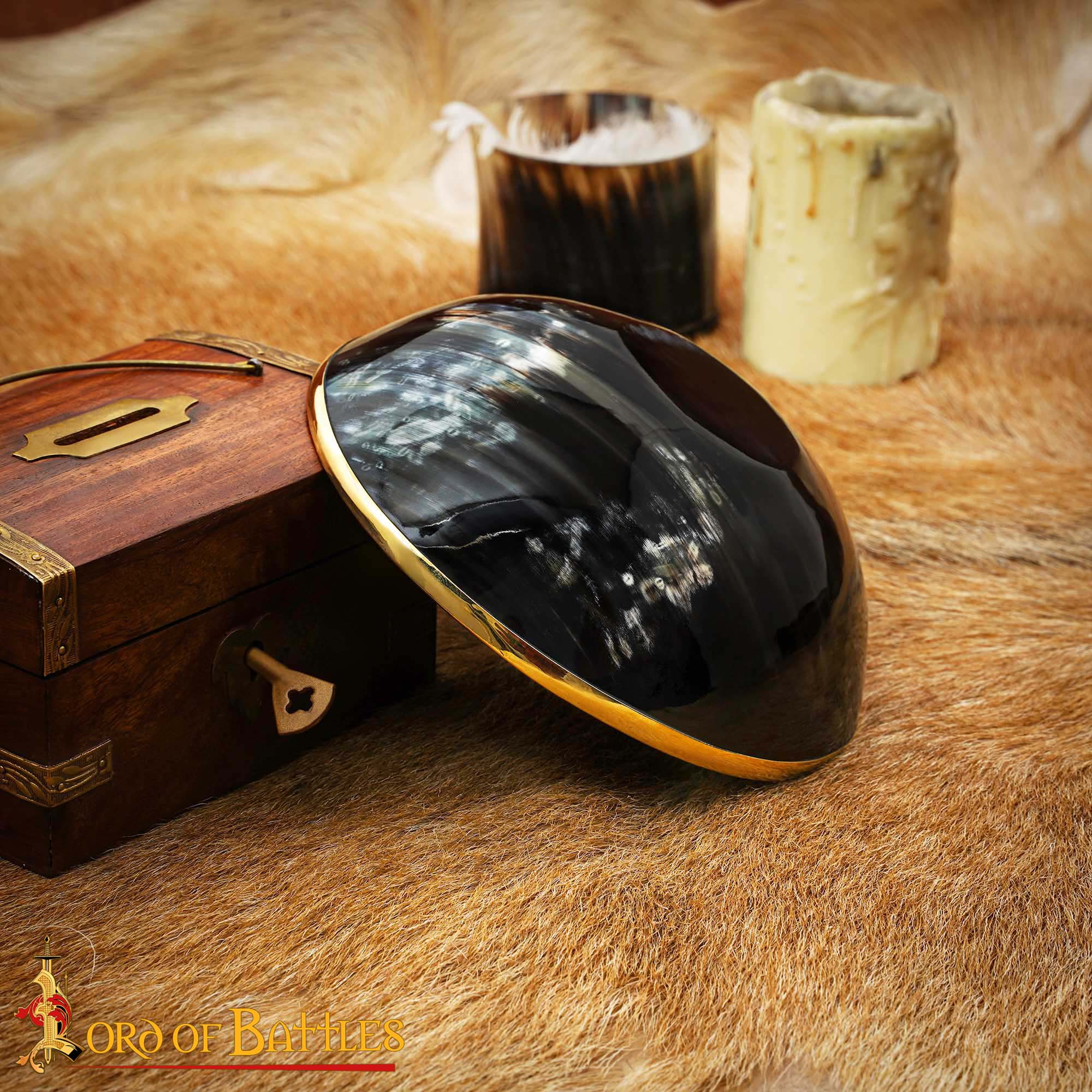 Cuenco medieval de cuerno con borde de latón macizo - imagen 5