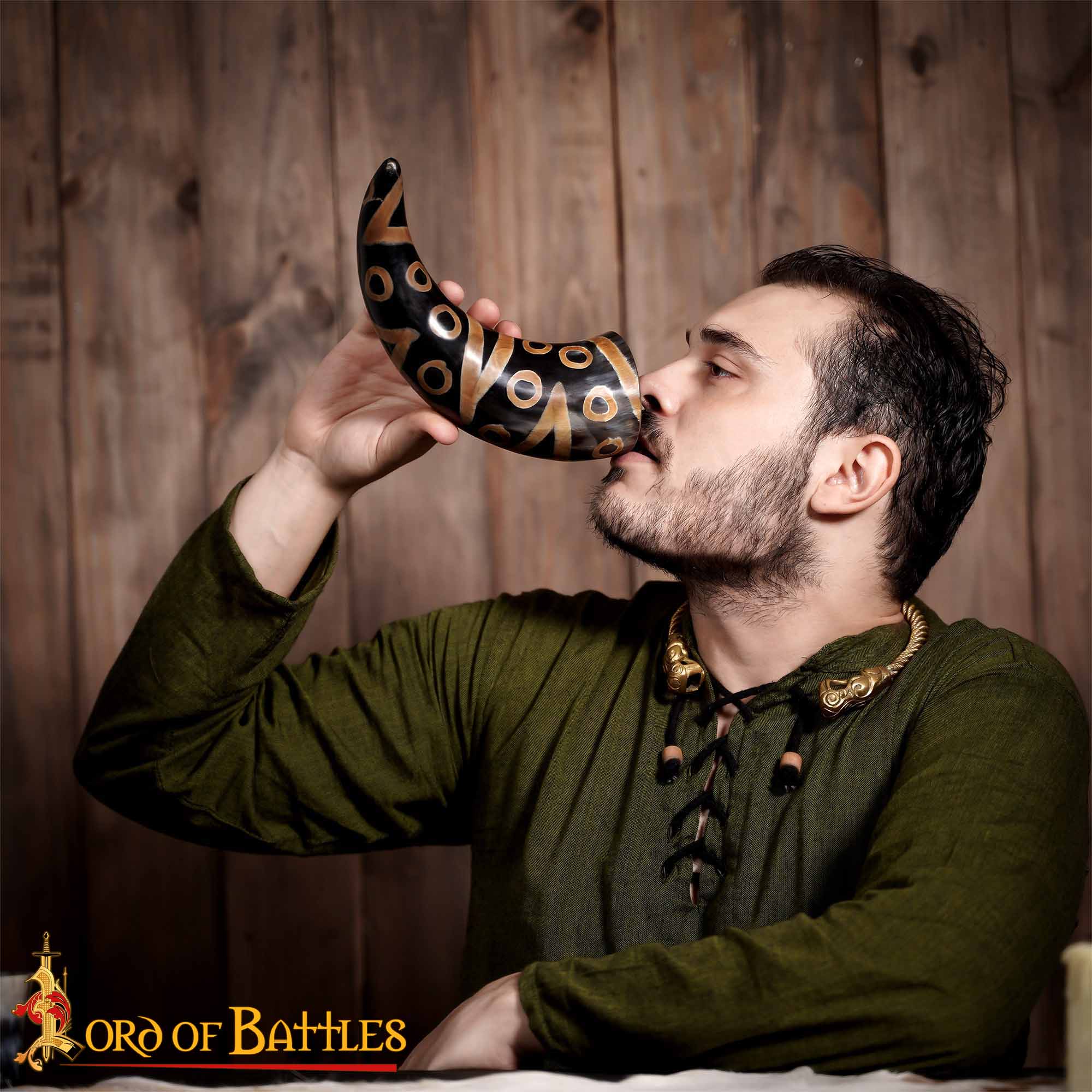 Imagen única de: Cuerno Medieval para Beber 400 - 500 Ml Cuerno de Buey Auténtico Hecho a Mano