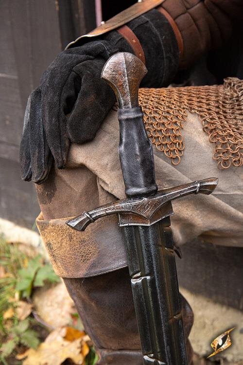 Imagen única de: Espada De Guardabosques Desgastada Por La Batalla