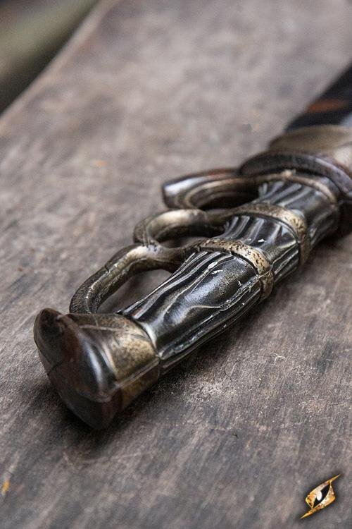 Imagen única de: Cuchillo De Trinchera Desgastado Por La Batalla