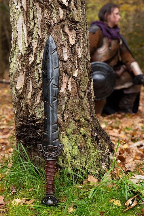 Imagen única de: Espada De Hoja Celta Desgastada Por La Batalla