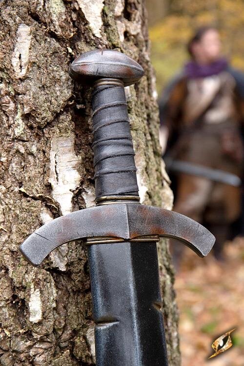Imagen única de: Espada De Escudero Desgastada Por La Batalla