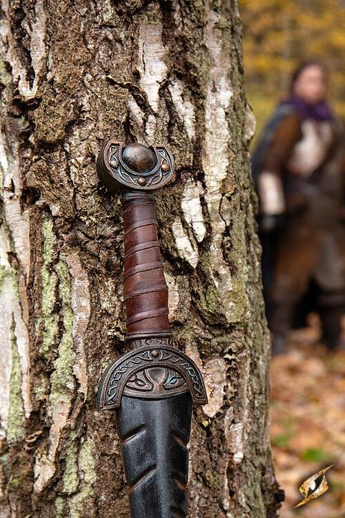 Imagen única de: Espada De Hoja Celta Desgastada Por La Batalla
