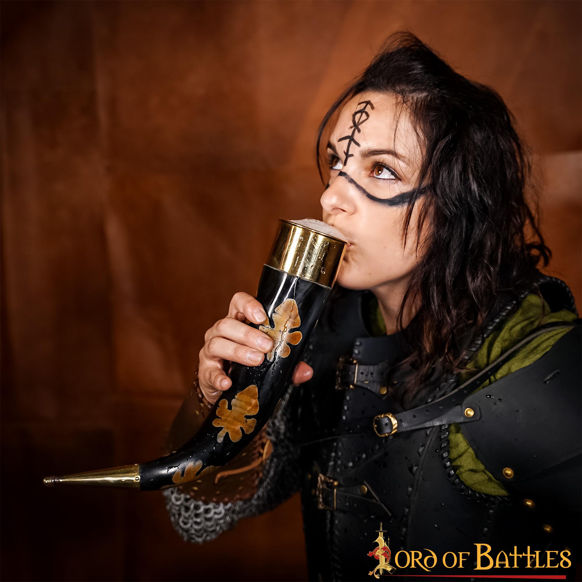 Cuerno ceremonial de beber 300–400 ml, cuerno bovino hecho a mano - imagen 8
