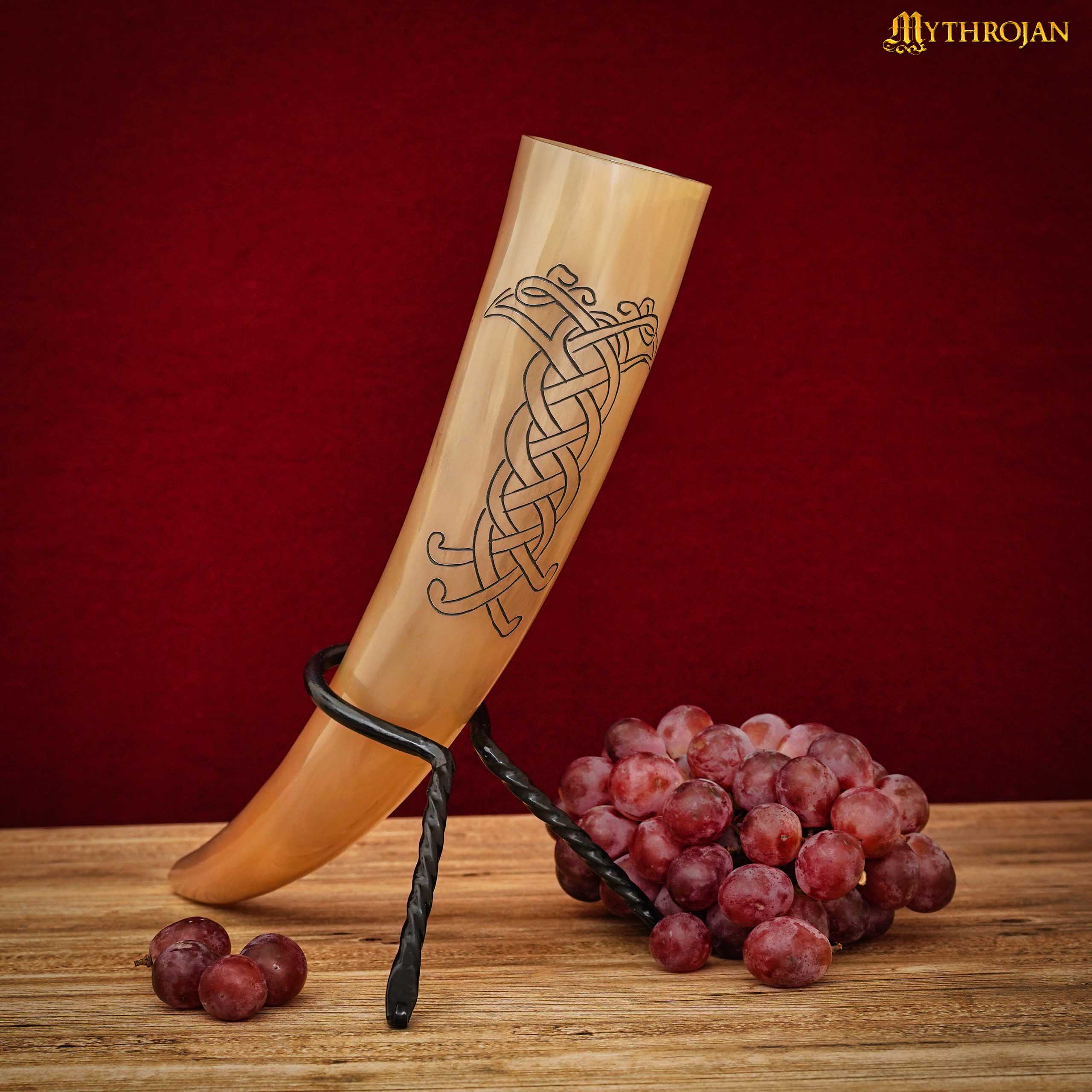 Cuerno vikingo para beber (400 ml) — cuerno de buey grabado a mano con funda - Ravan