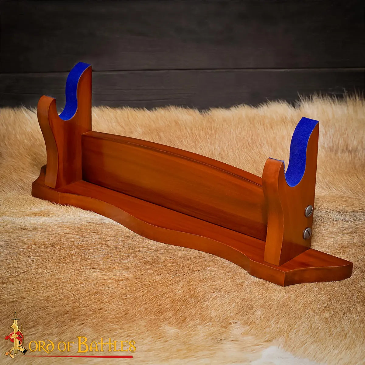 Soporte artesanal de madera maciza para espada y hacha