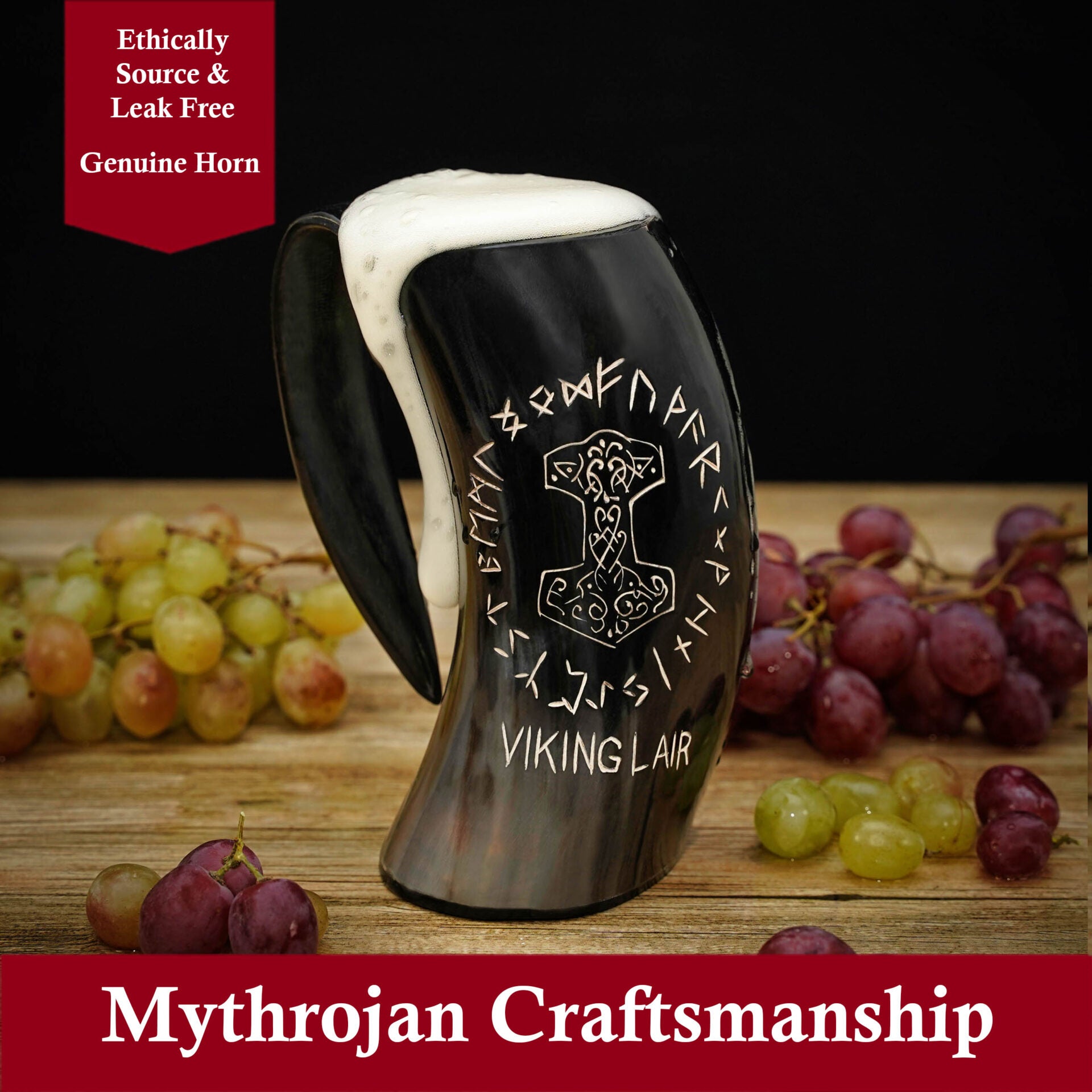 Imagen única de: Cuerno de beber Mjölnir con diseño rúnico y correa de cuero