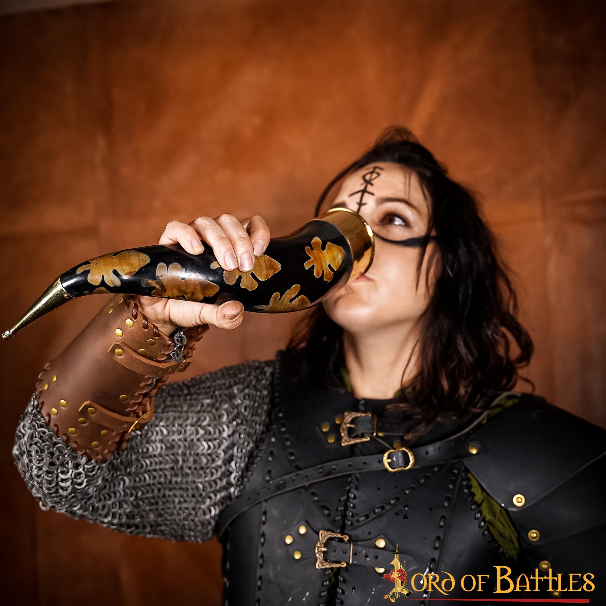 Cuerno ceremonial de beber 300–400 ml, cuerno bovino hecho a mano - imagen 7