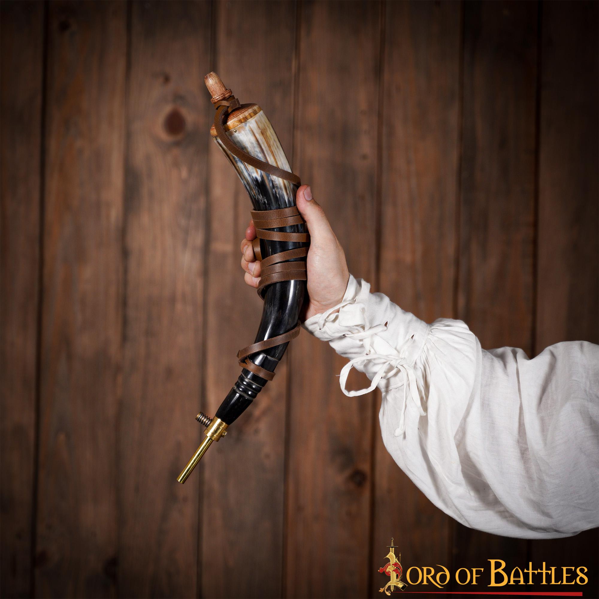 Imagen única de: Cuerno de pólvora vikingo medieval, auténtico y funcional - Con Defecto