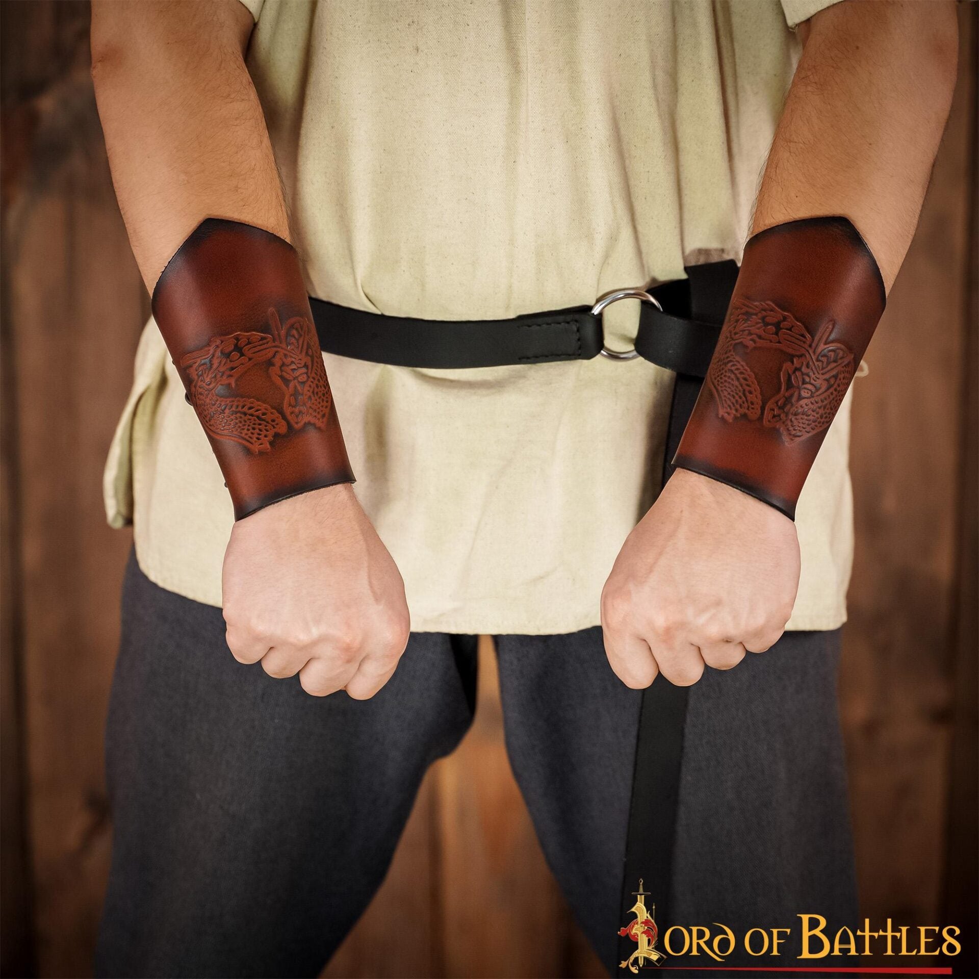 Brazales de cuero con dragón grabado — 16 cm, hechos a mano - imagen 17