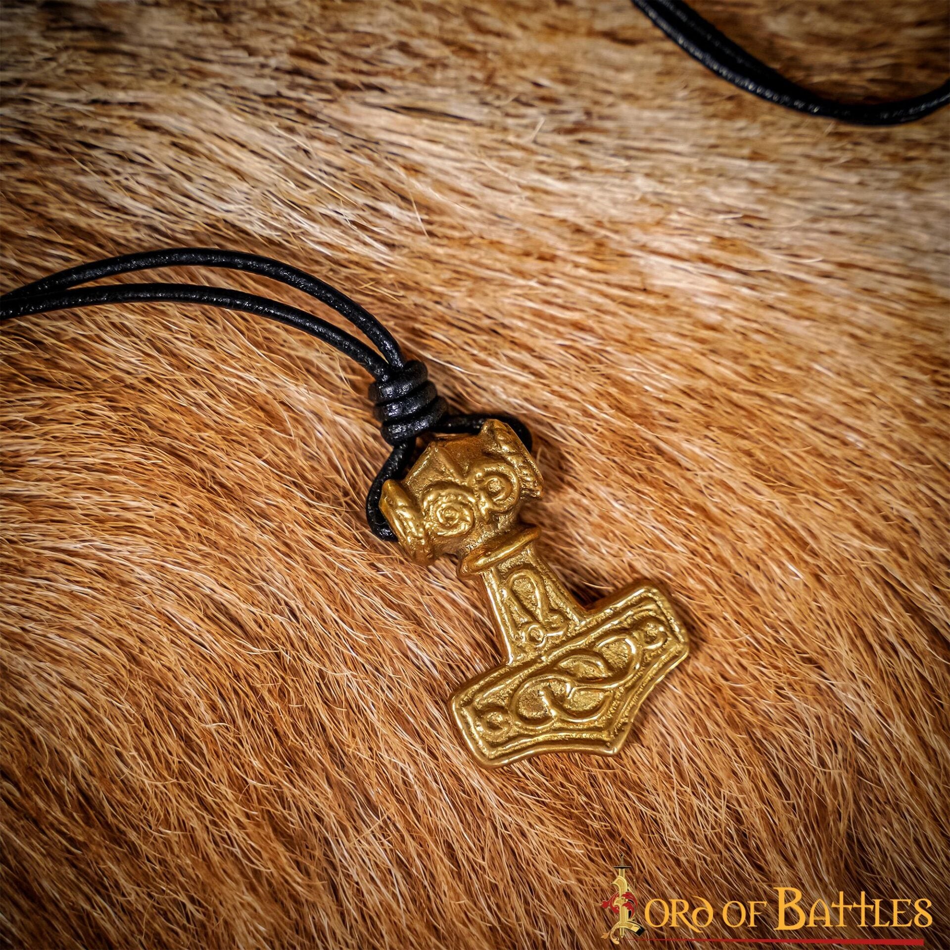 Imagen única de: Colgante Mjolnir con Cordón de Cuero - Latón, Martillo de Thor