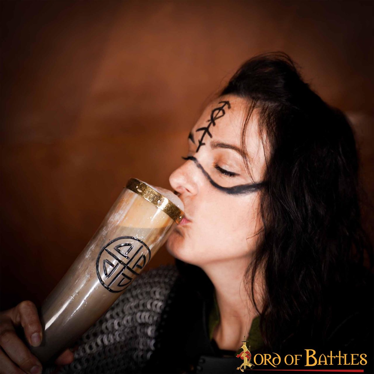 Cuerno de beber vikingo — cuerno de buey 300–400 ml, hecho a mano - imagen 9