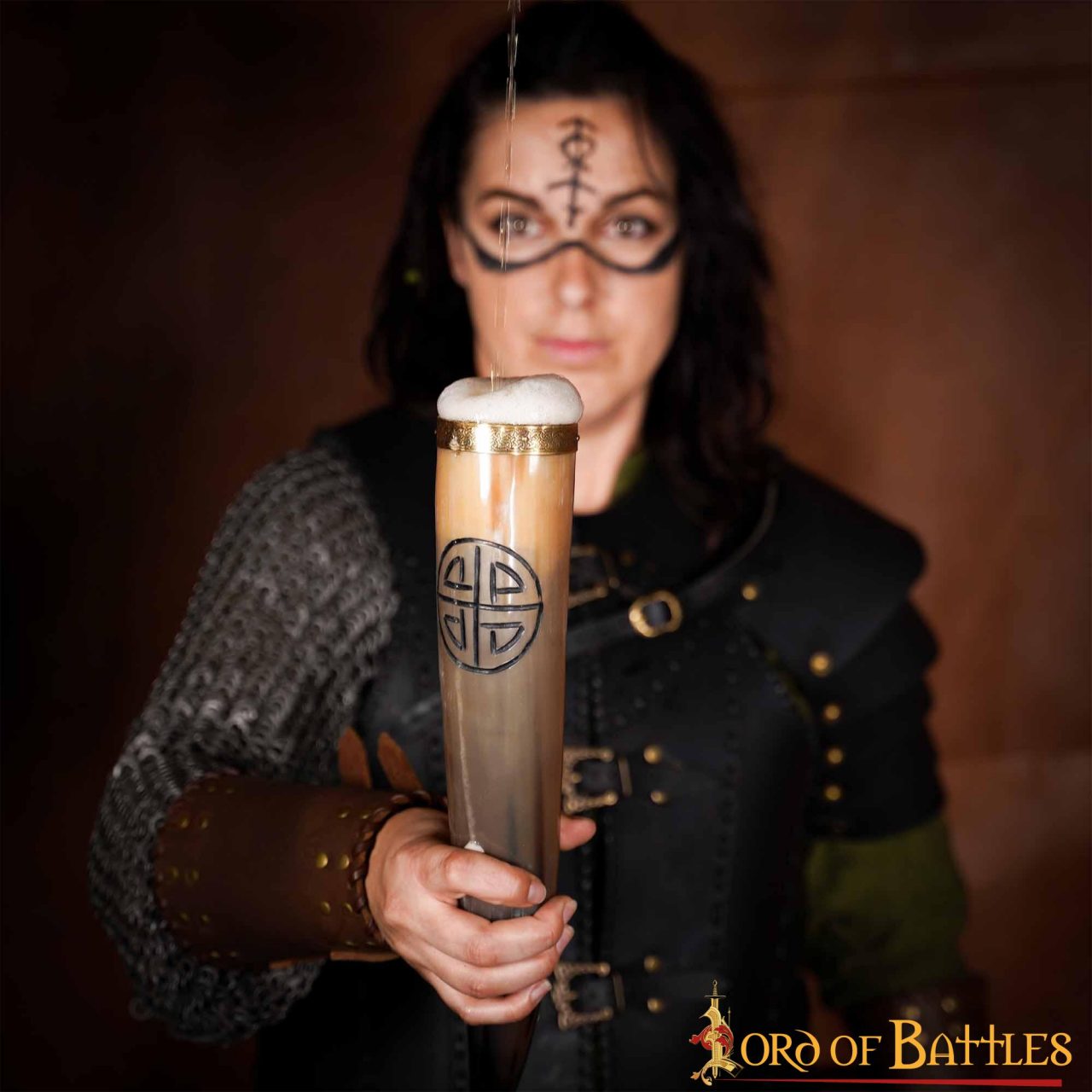 Cuerno de beber vikingo — cuerno de buey 300–400 ml, hecho a mano - imagen 8