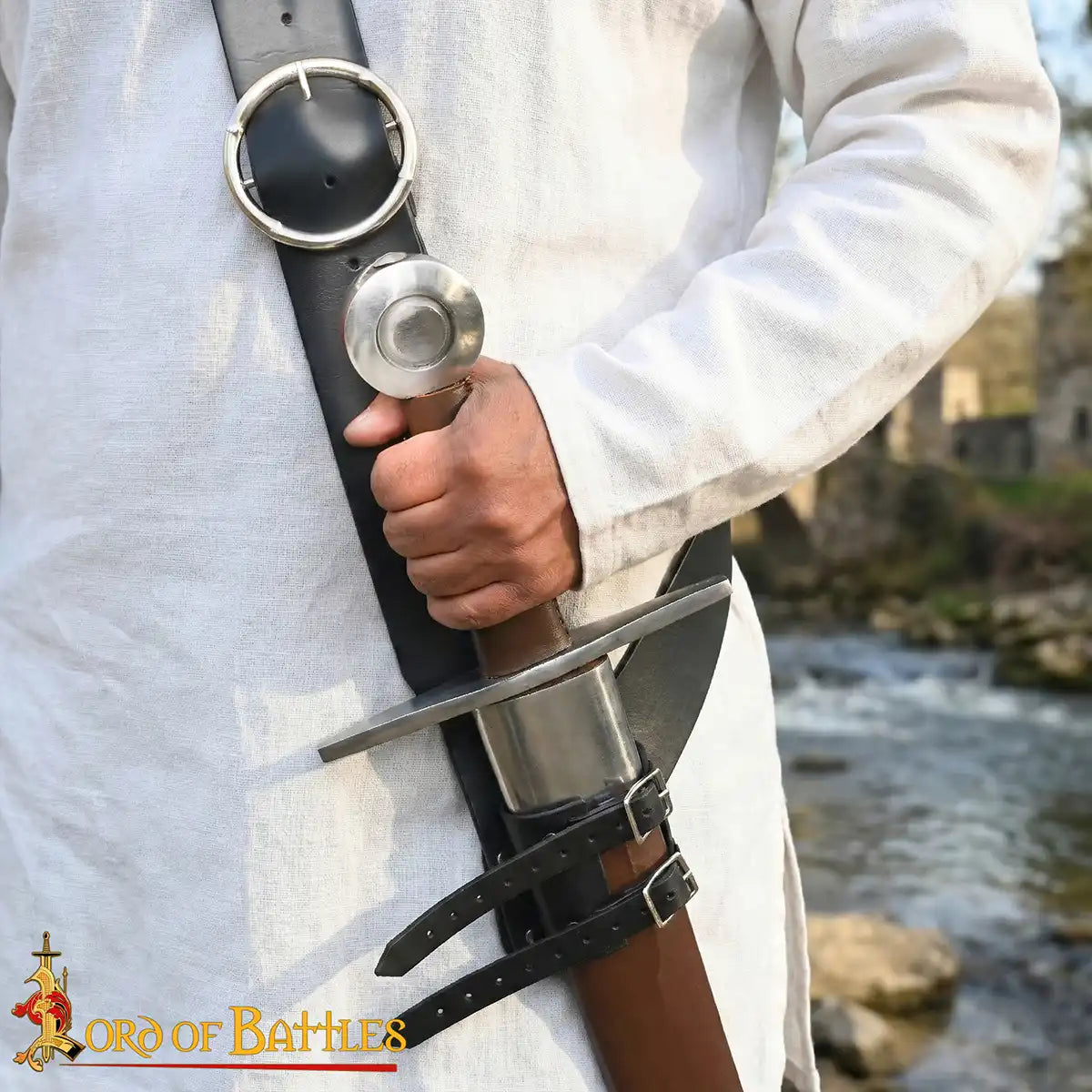 Cinturón medieval negro para espada con portaespada ajustable - imagen 7