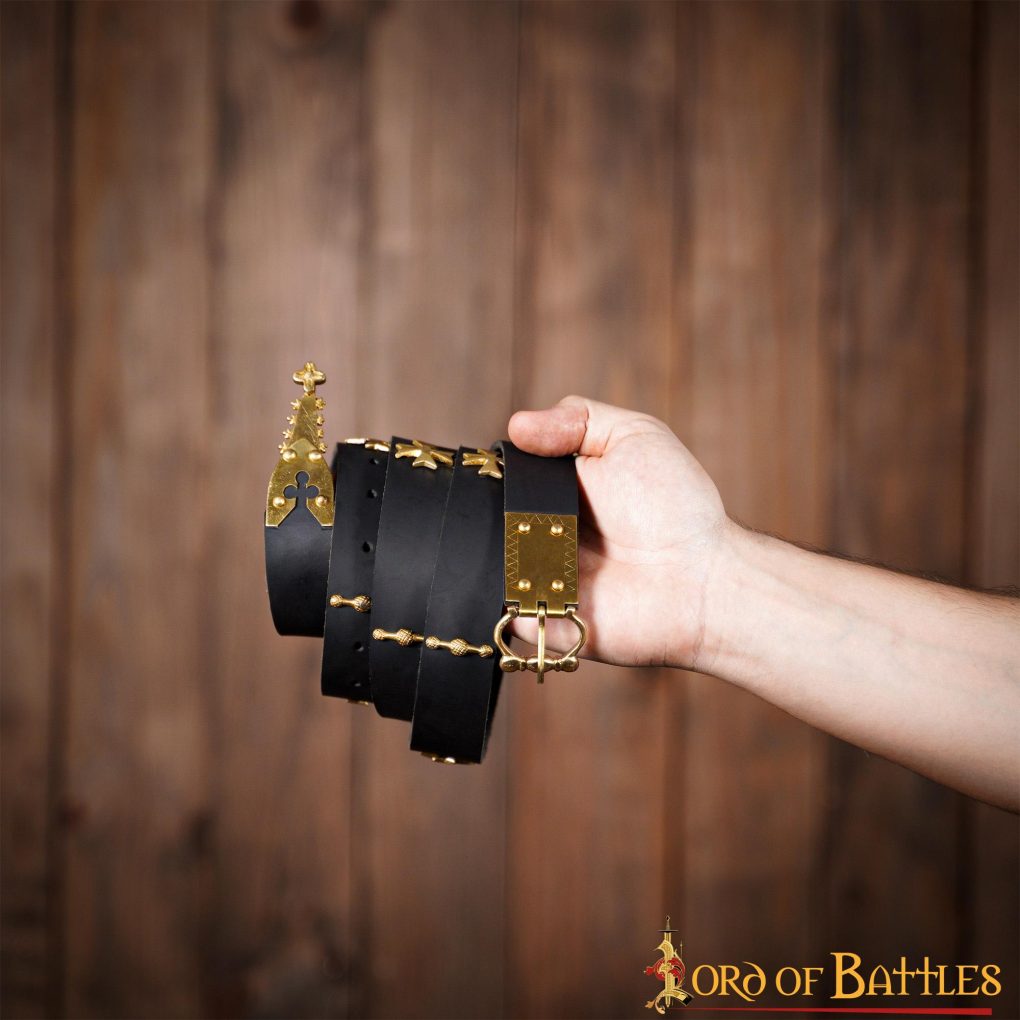 Cinturón medieval de cuero con detalles en latón macizo - imagen 7