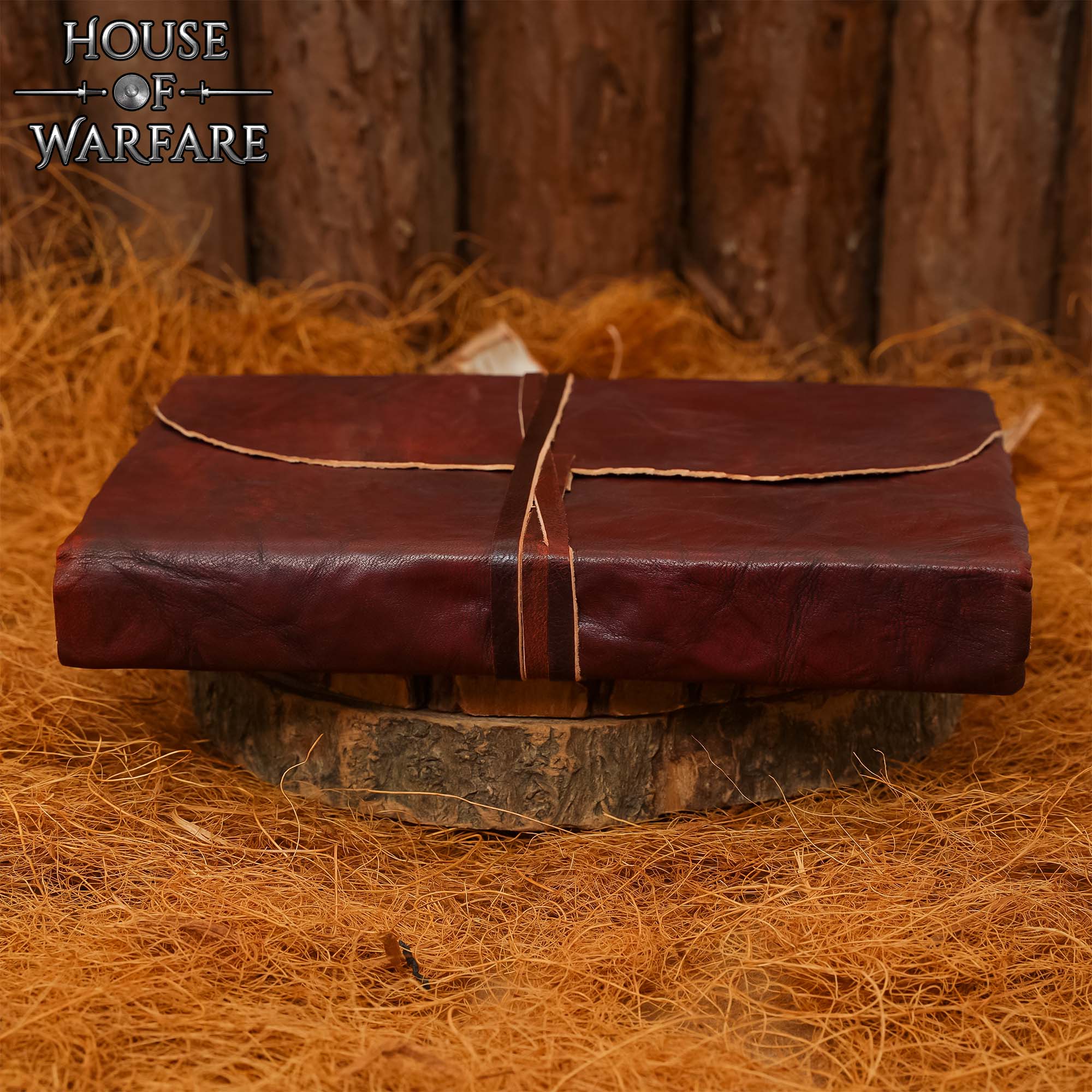 Imagen única de: Diario Medieval de Cuero Rústico - Diario Artesanal de 7" X 5" con Cierre Envolvente