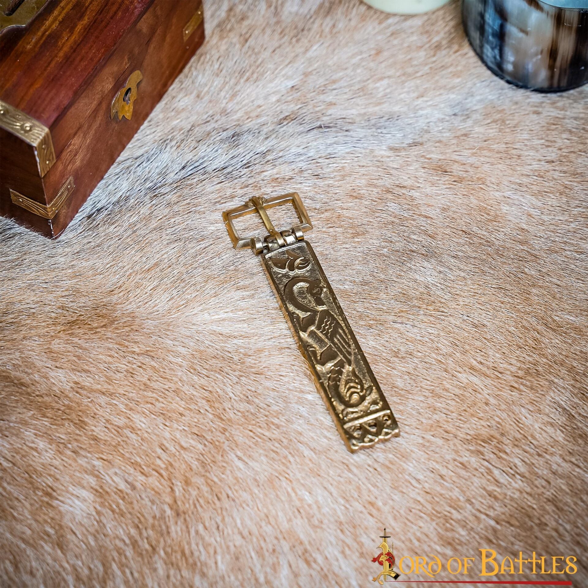 Imagen única de: Hebilla de Cinturón Vikinga de Latón Macizo con Forma de Dragón - Diseño Nórdico Grabado