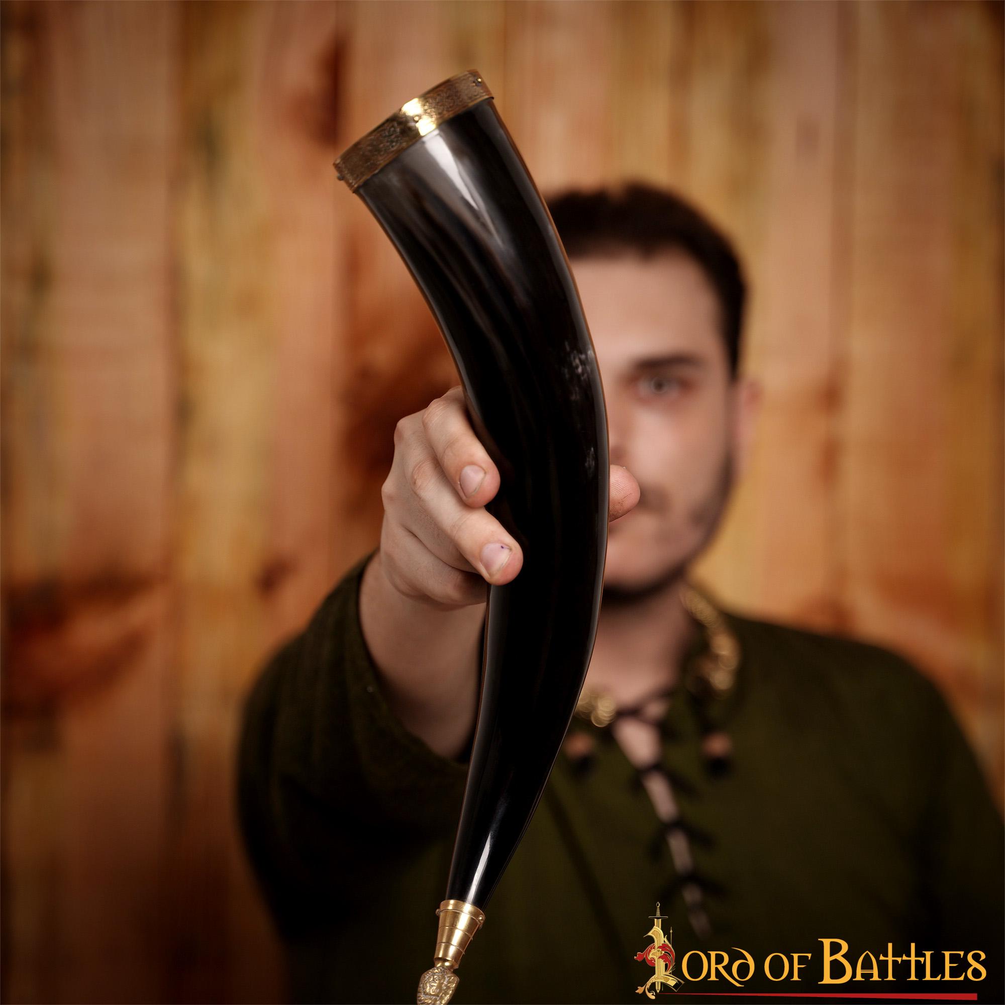 Imagen única de: Cuerno medieval de buey con ribete de latón