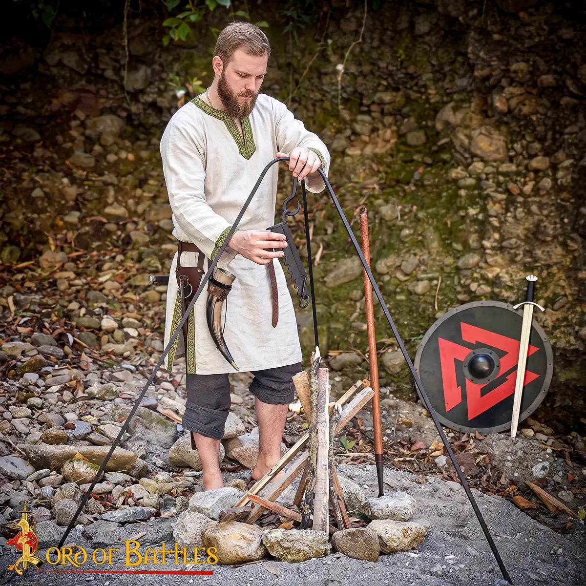 Trípode de campamento medieval de hierro forjado - imagen 4
