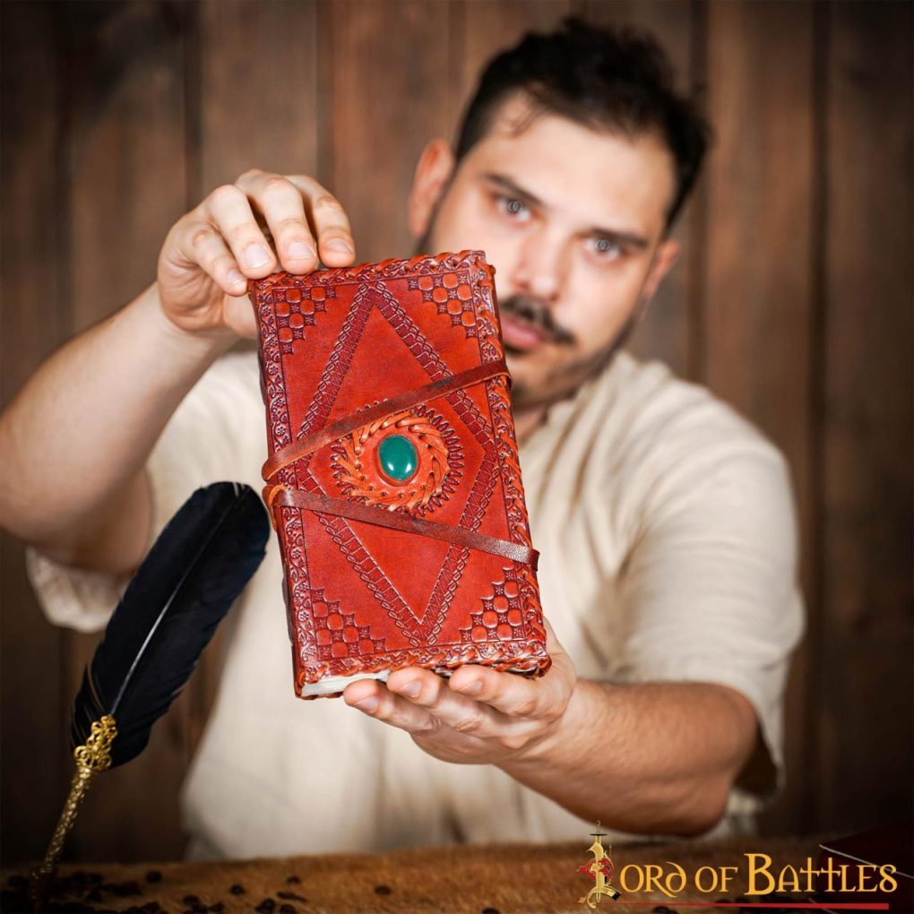 Diario medieval de cuero con piedra verde, hecho a mano - imagen 14