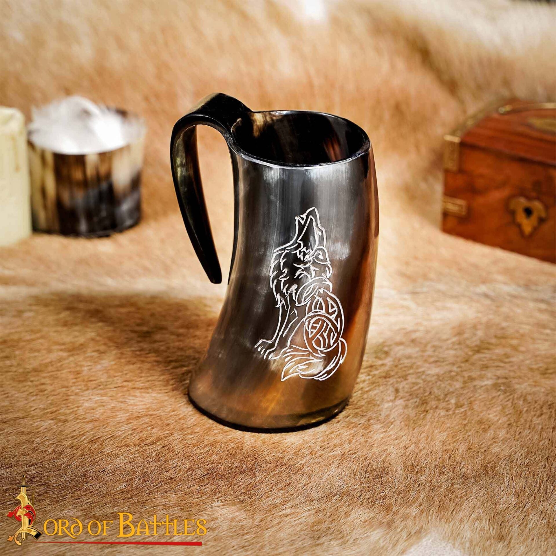 Imagen única de: Jarro Vikingo de Cuerno con Nudos de Lobo Celta (600ml)