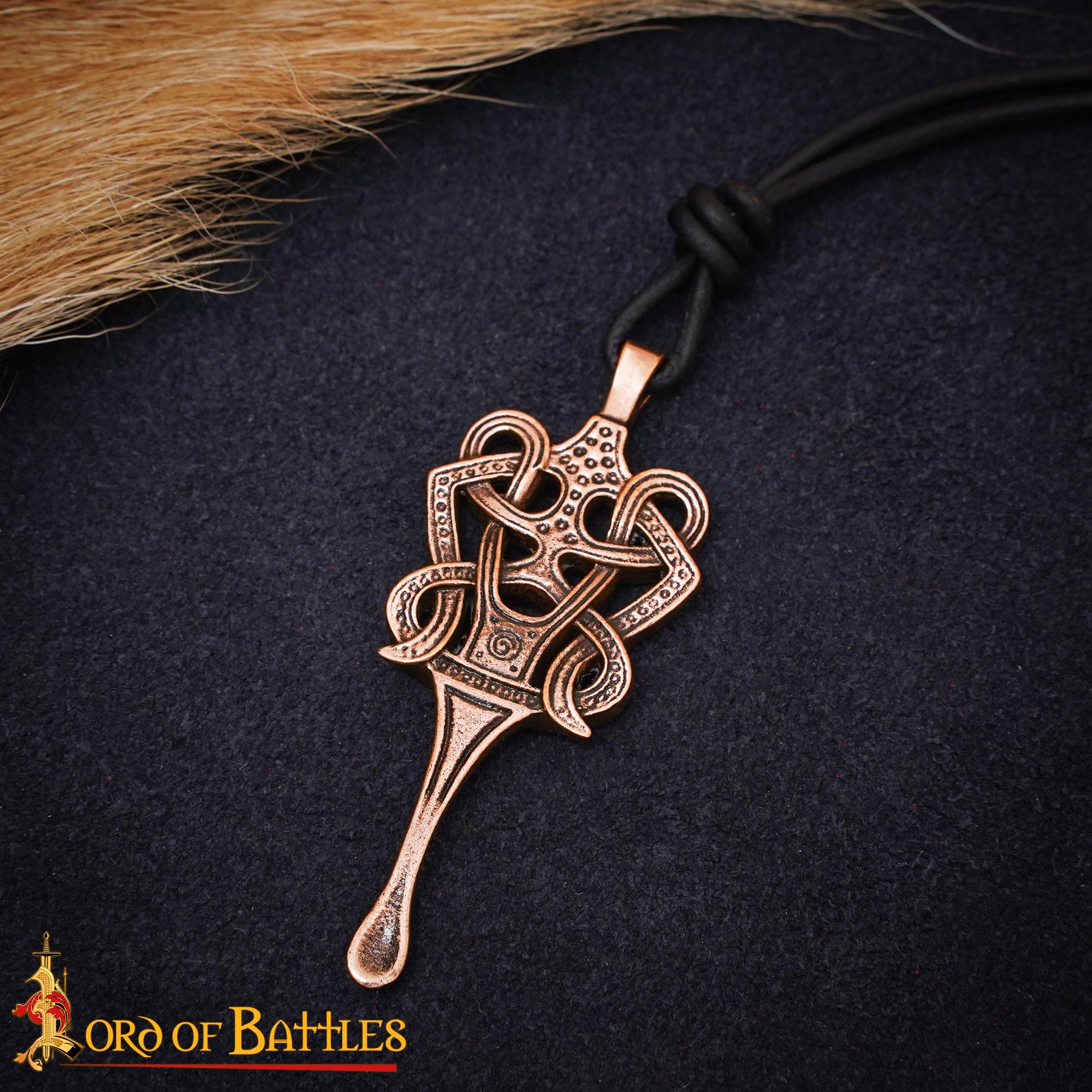Colgante de bronce con nudo celta y cordón de cuero - imagen 8