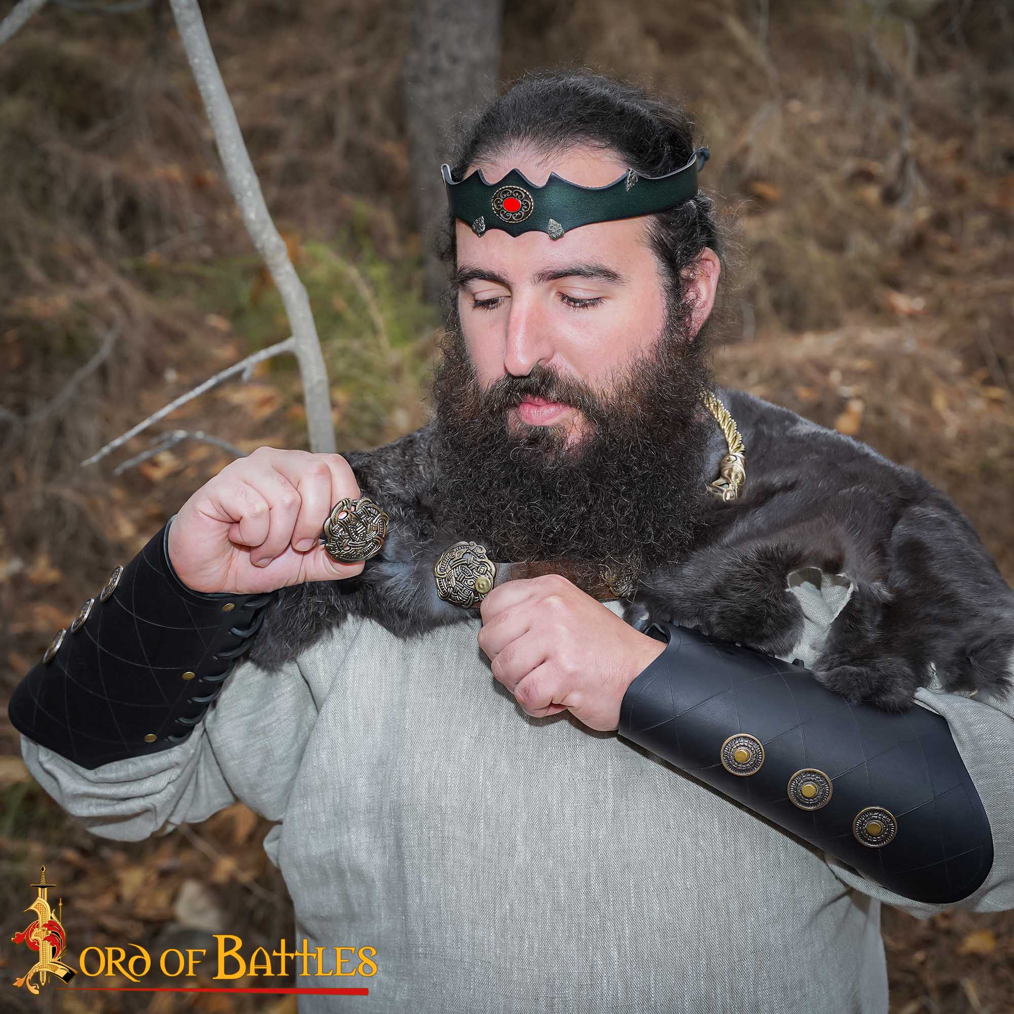 Imagen única de: Broche Vikingo de Animal Agarrado - Latón Antiguo