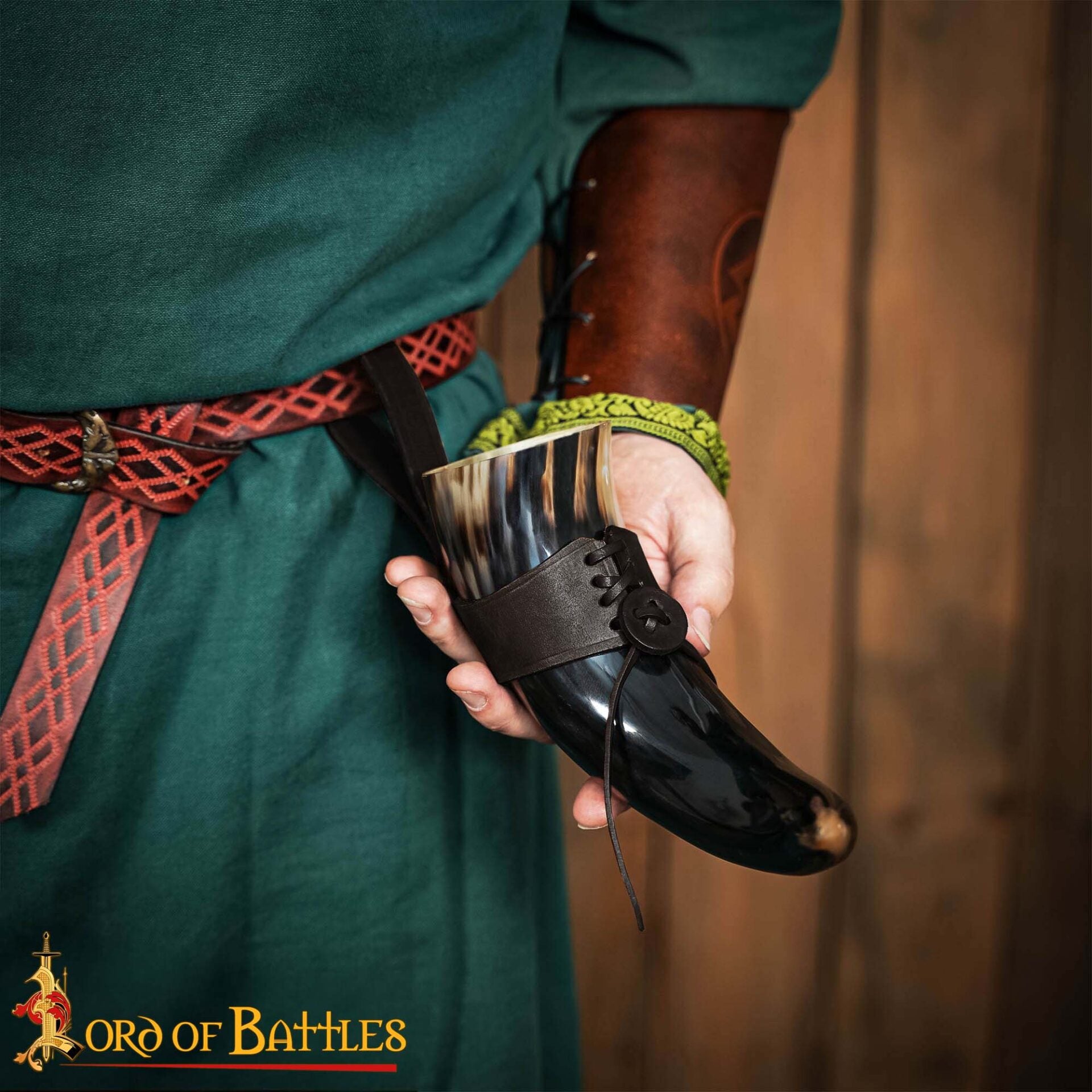Cuerno de beber vikingo con funda de cuero - imagen 17