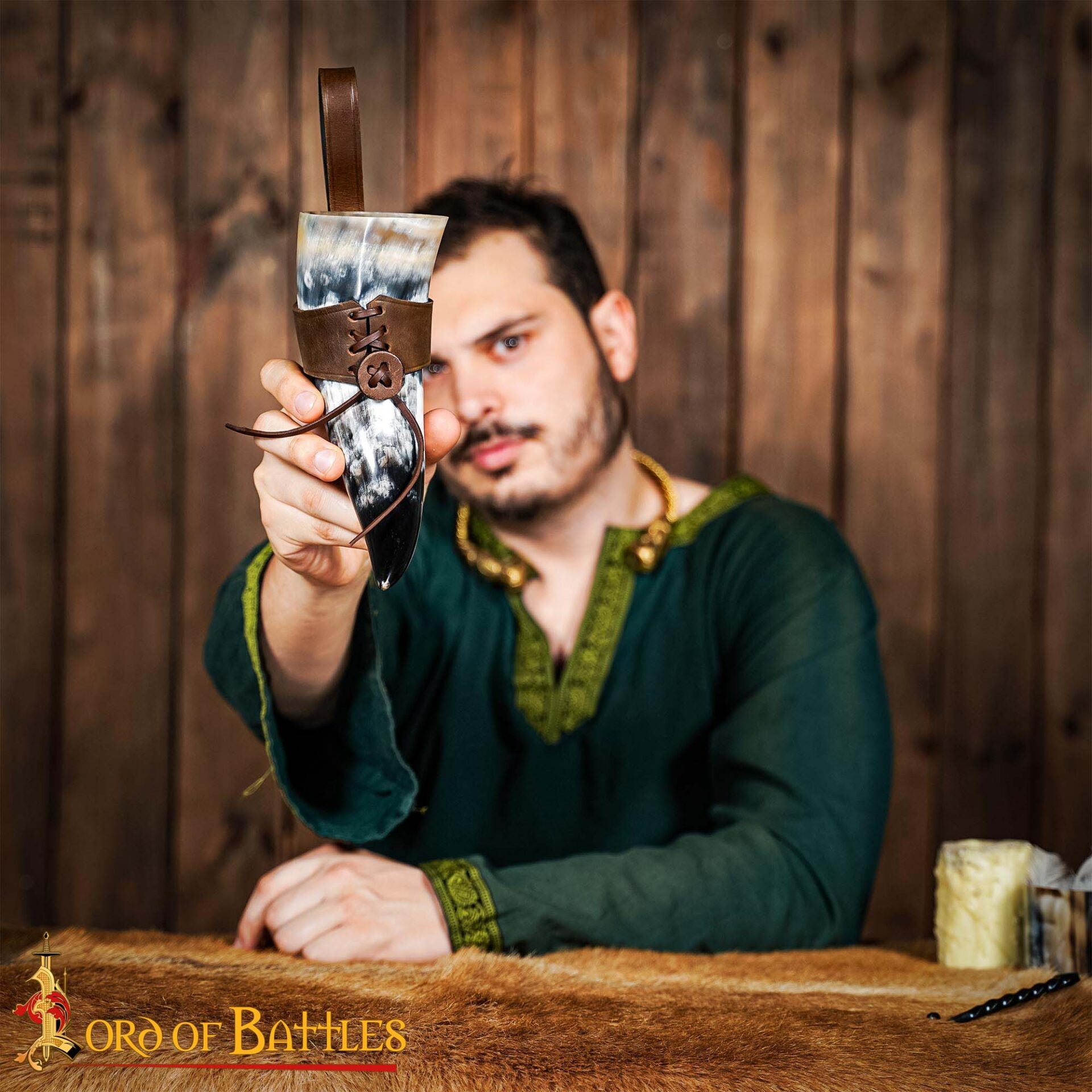 Cuerno de beber vikingo con funda de cuero - imagen 19