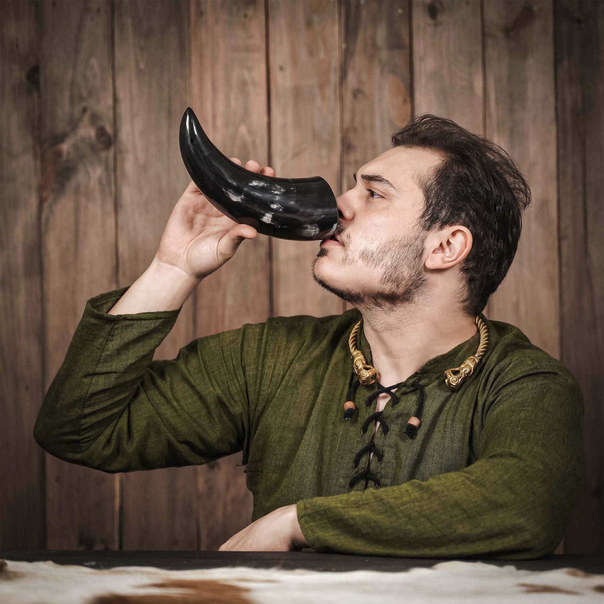 Cuerno de beber vikingo con funda de cuero - imagen 11