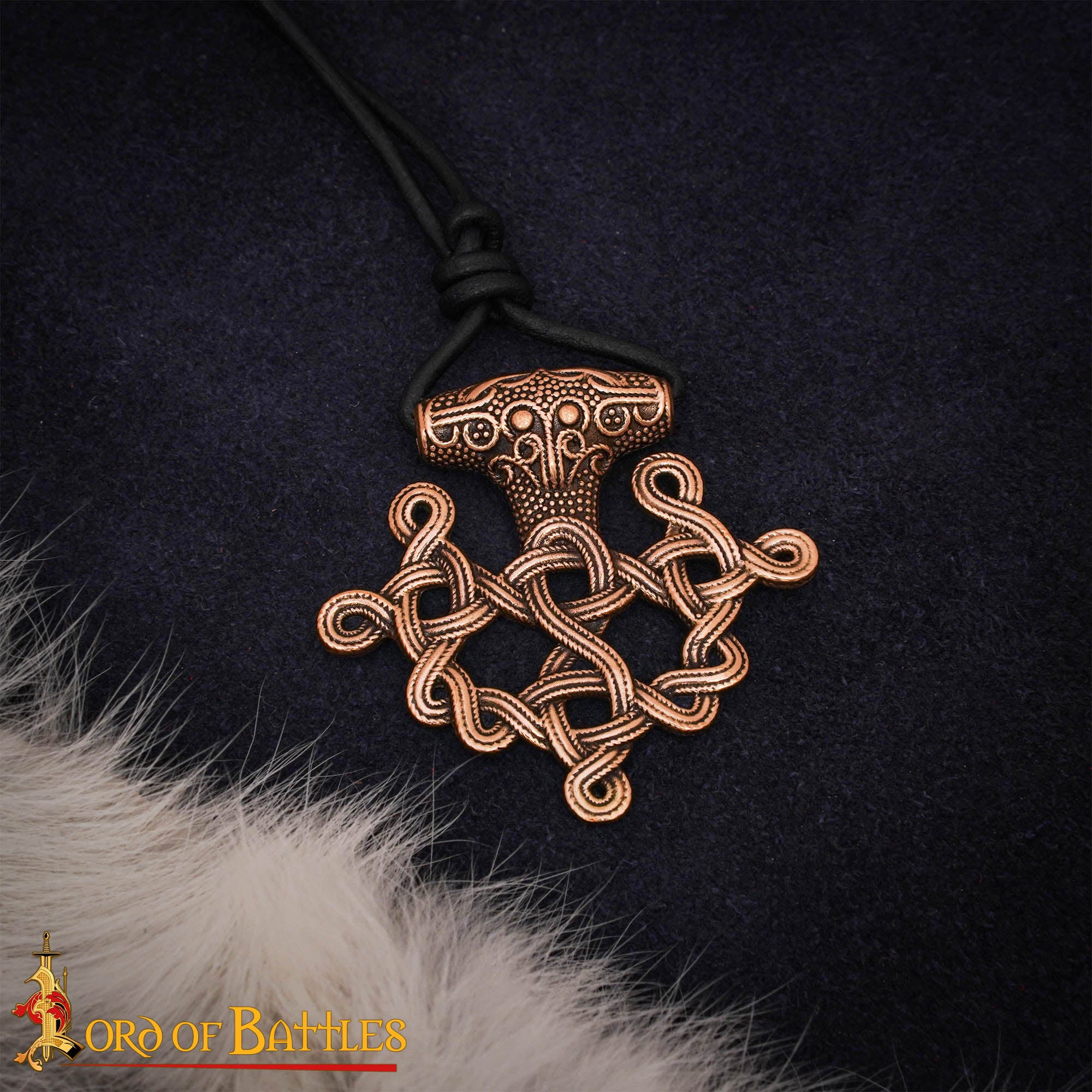 Imagen única de: Colgante Cruz Vikinga Hiddensee Bronce Macizo con Cordón de Cuero | Diseño Nórdico del Siglo Ix