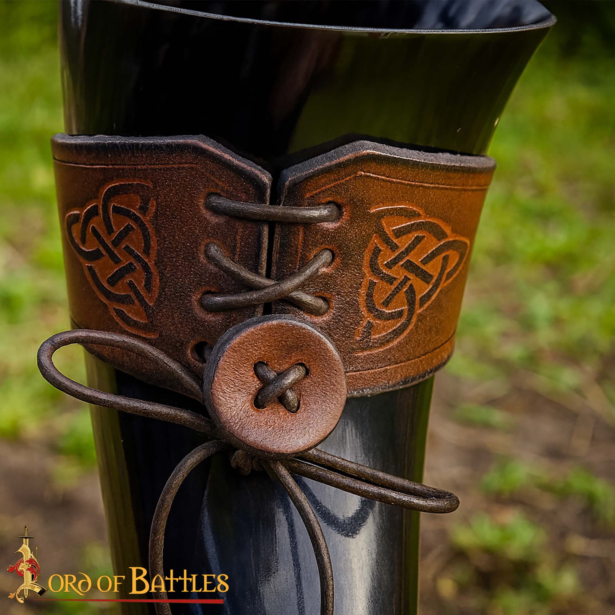 Cuerno de beber vikingo con funda de cuero y porta cinturón con nudo celta - imagen 42