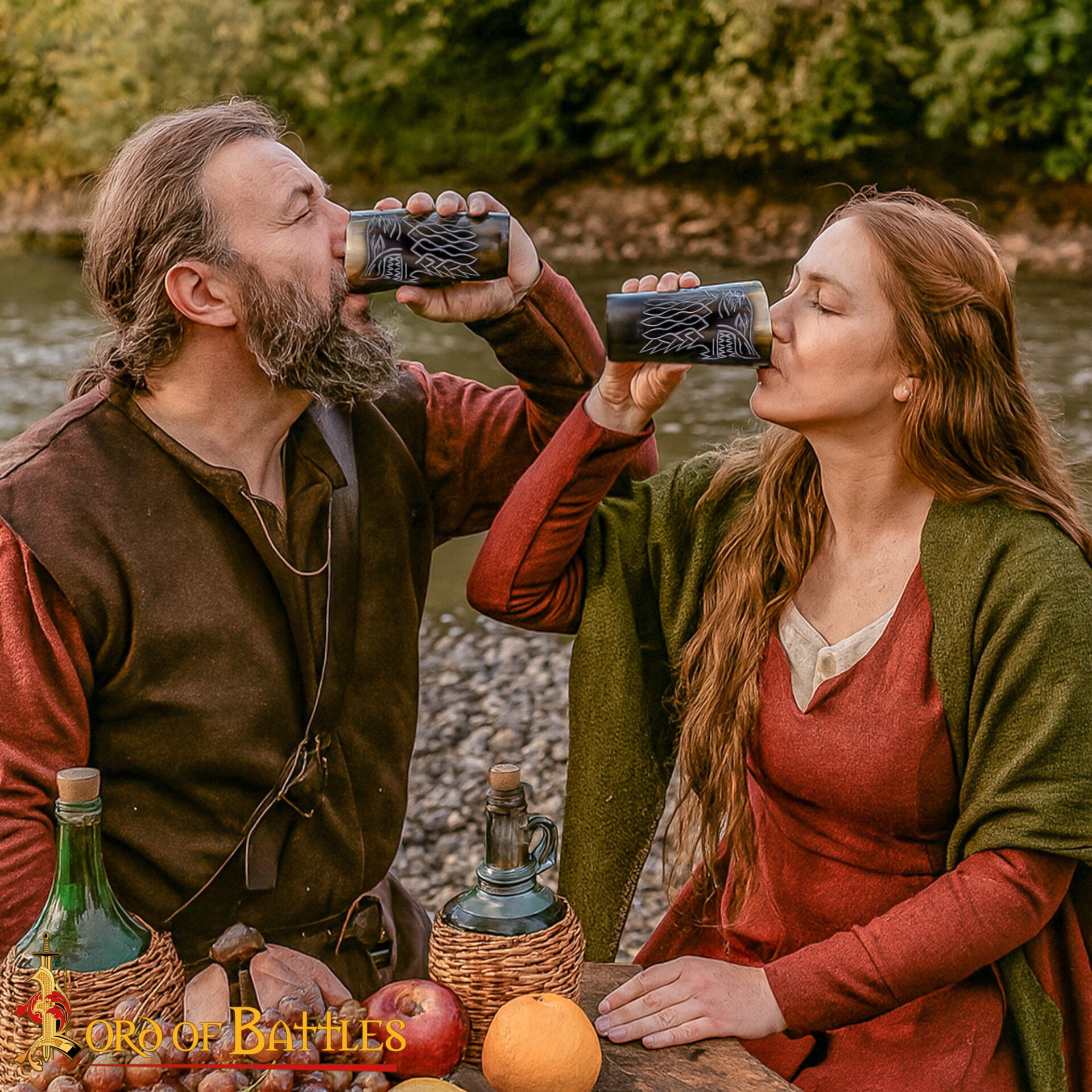 Set de 2 cuernos de beber grabados con lobo - imagen 5