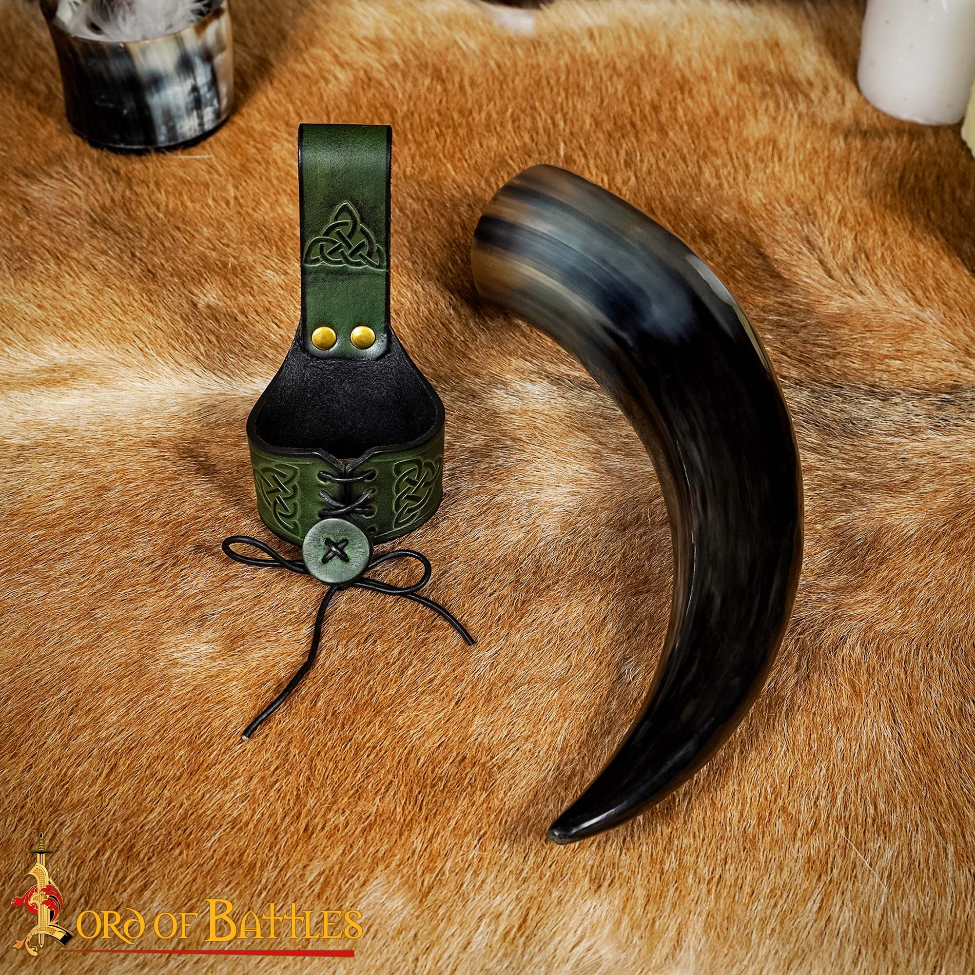 Cuerno de beber vikingo con funda de cuero y porta cinturón con nudo celta - imagen 3