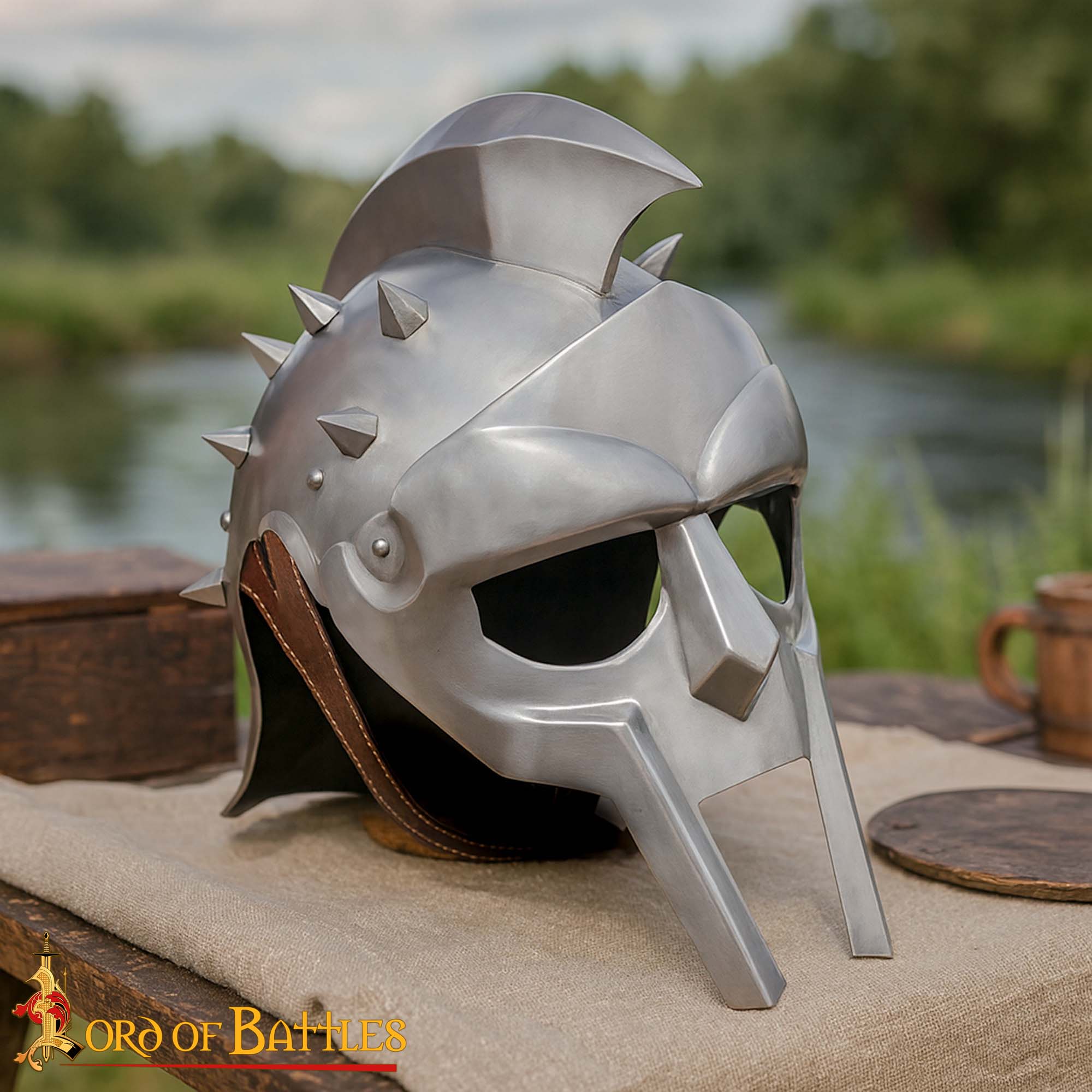 Casco gladiador 'The Spaniard' en acero con forro y pinchos