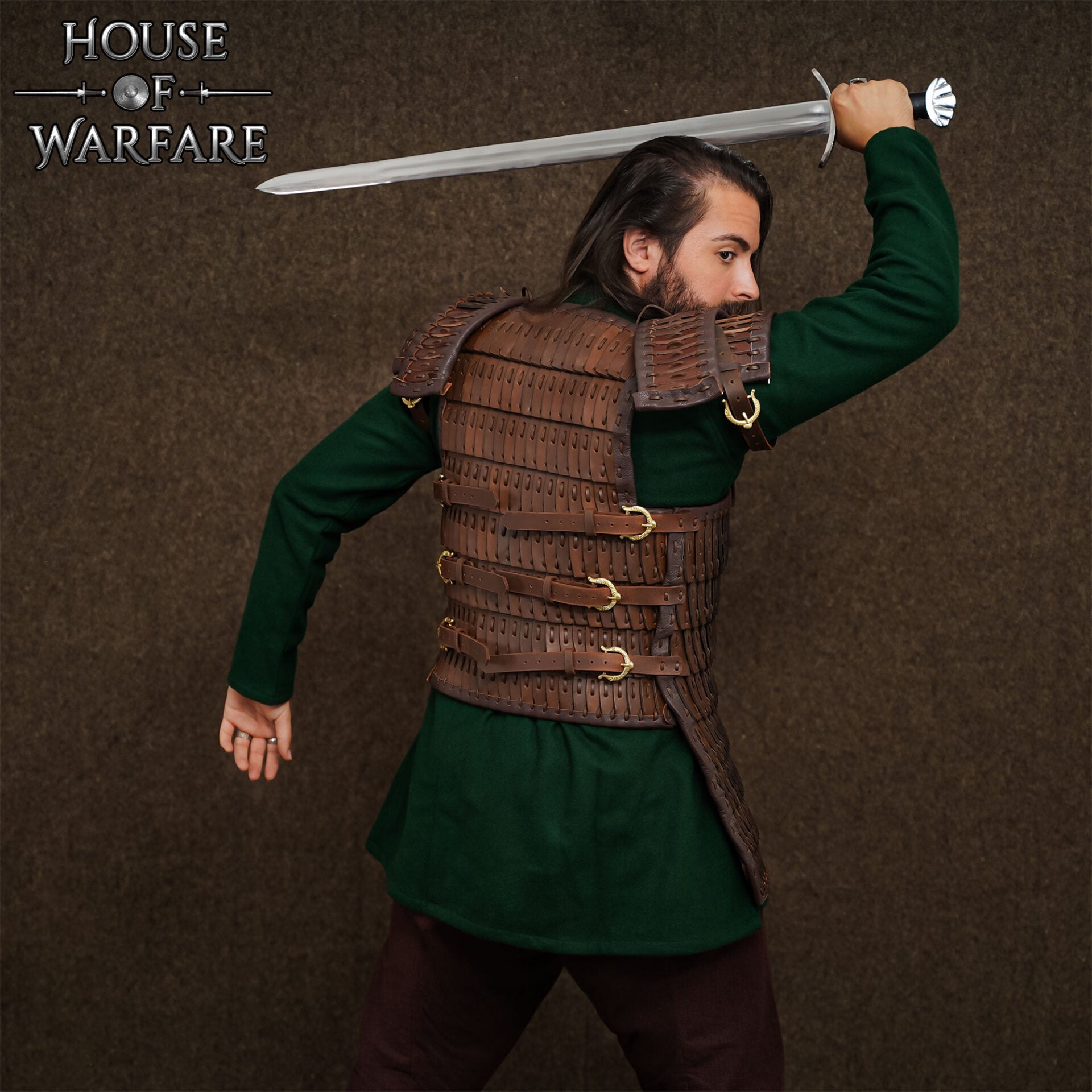 Peitoral Viking Lamelar em Pele com Protetores de Ombro