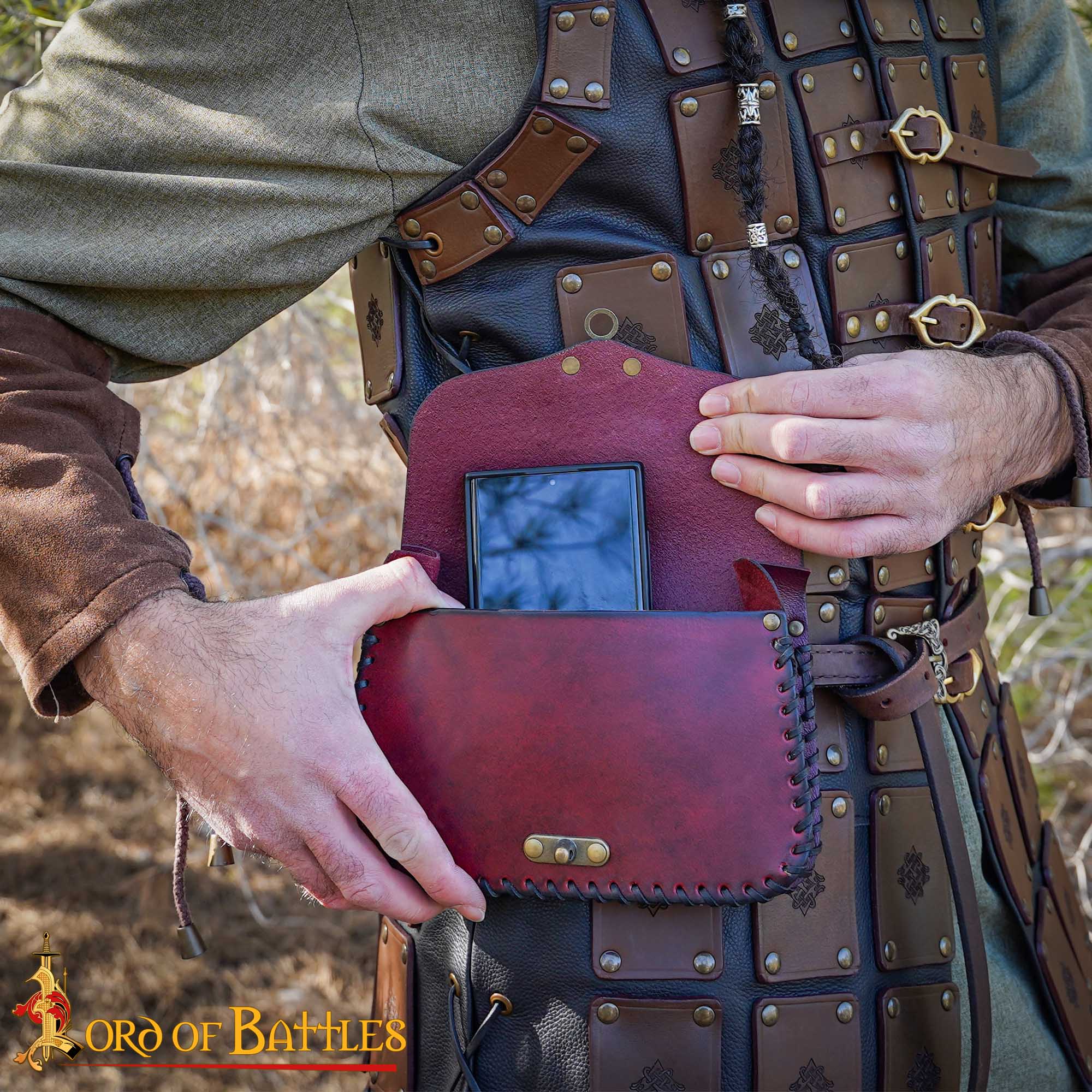 Bolsa de cinturón medieval de cuero genuino con cruz celta grabada — hecha a mano - imagen 17