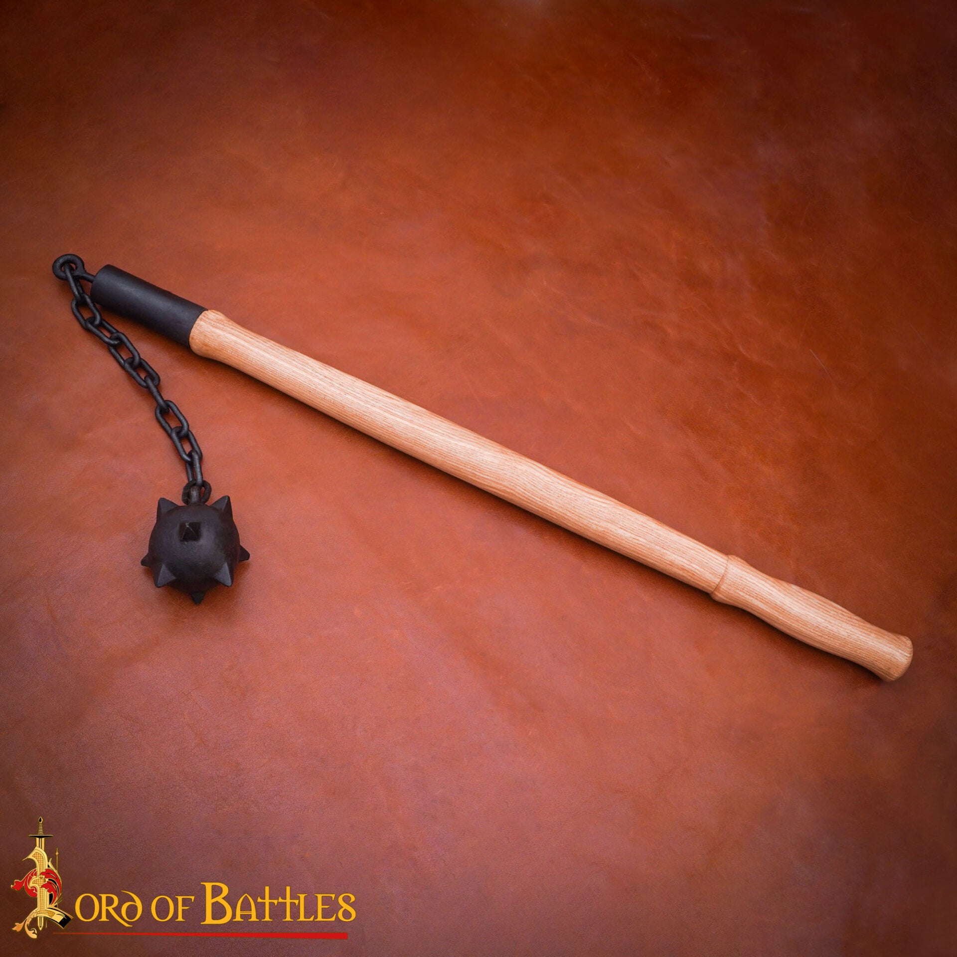 Imagen única de: Maza de cadena medieval tardía con bola con púas y mango de madera