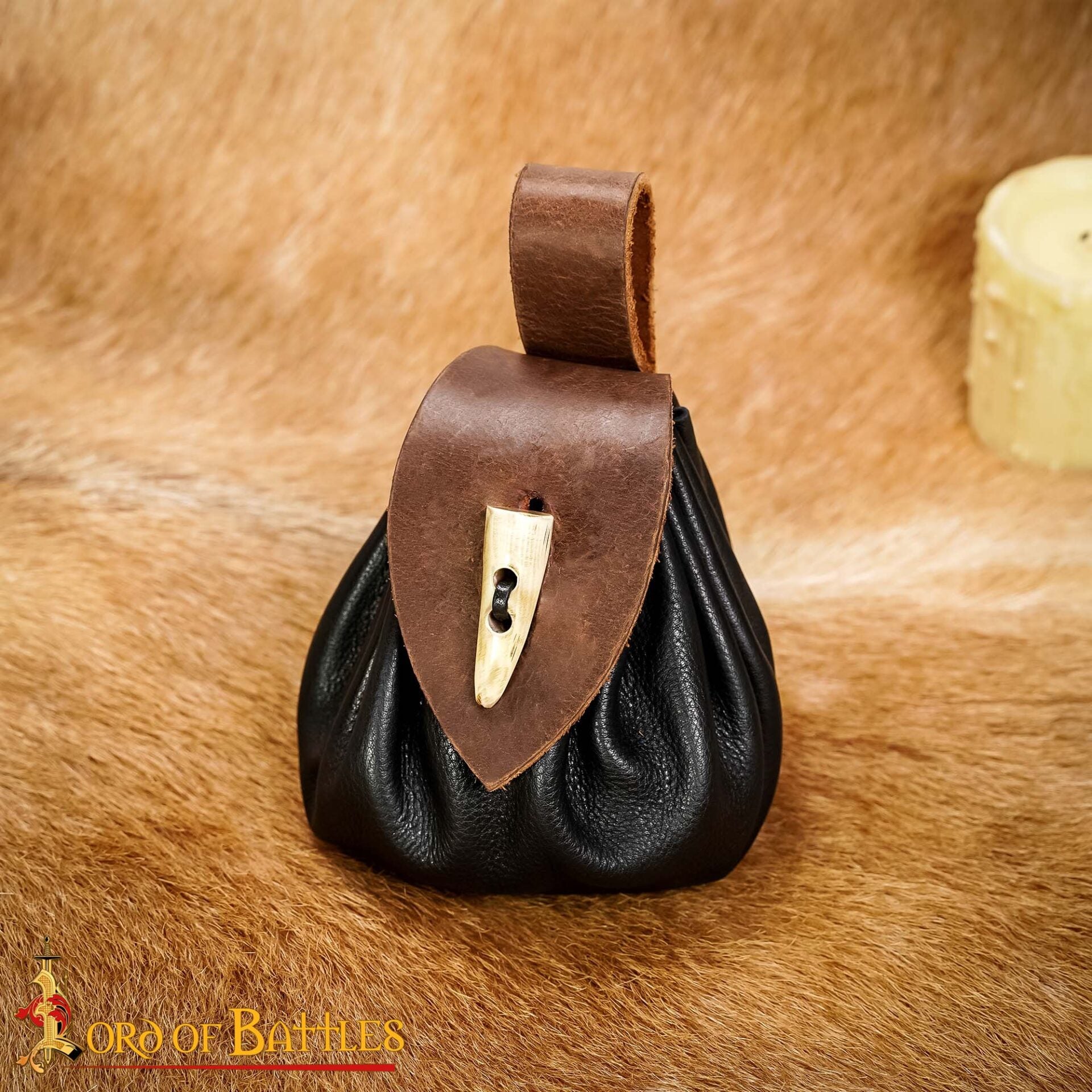 Funda de cinturón medieval en cuero con cierre de cuerno - imagen 17
