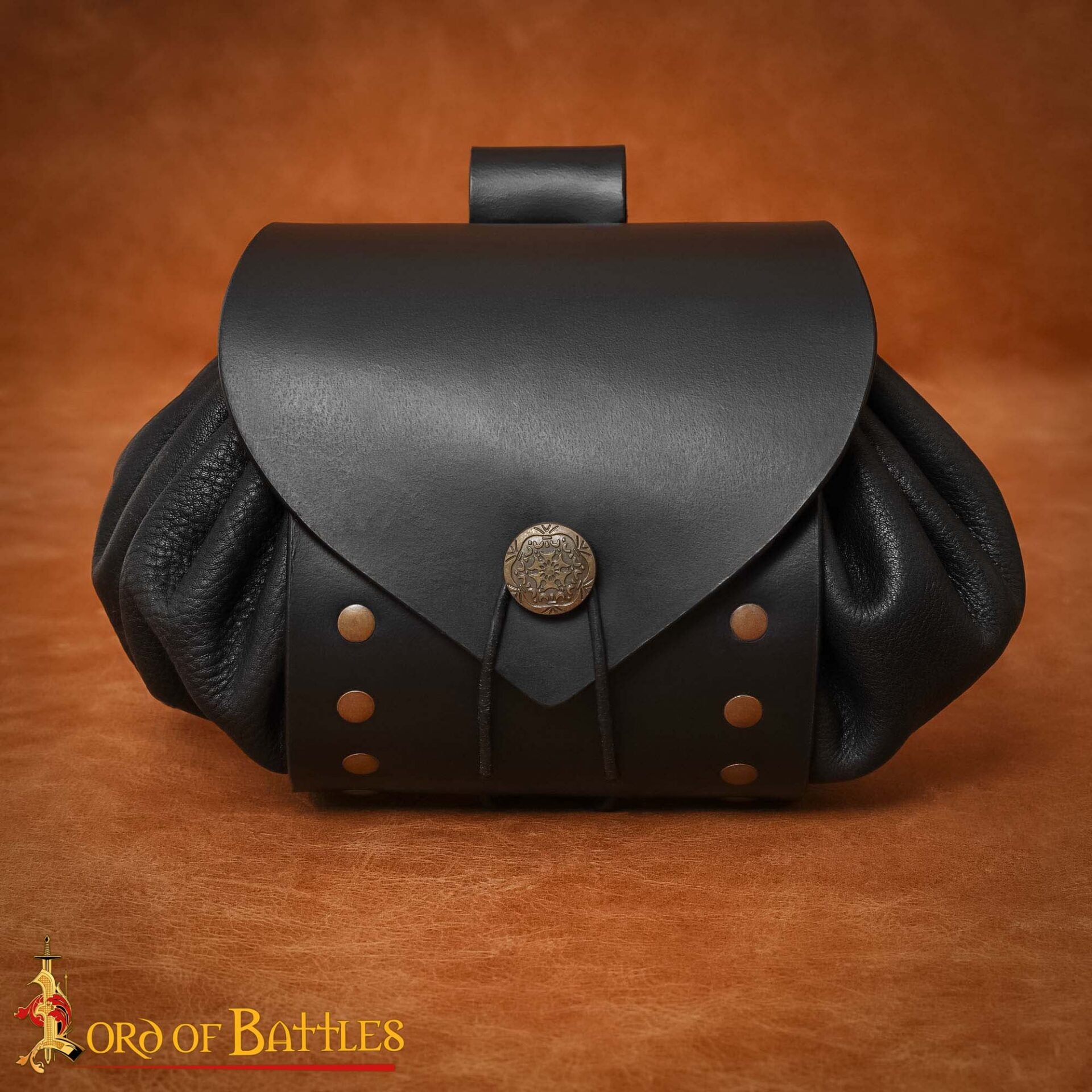 Bolsa de cinturón medieval en piel con botón de latón