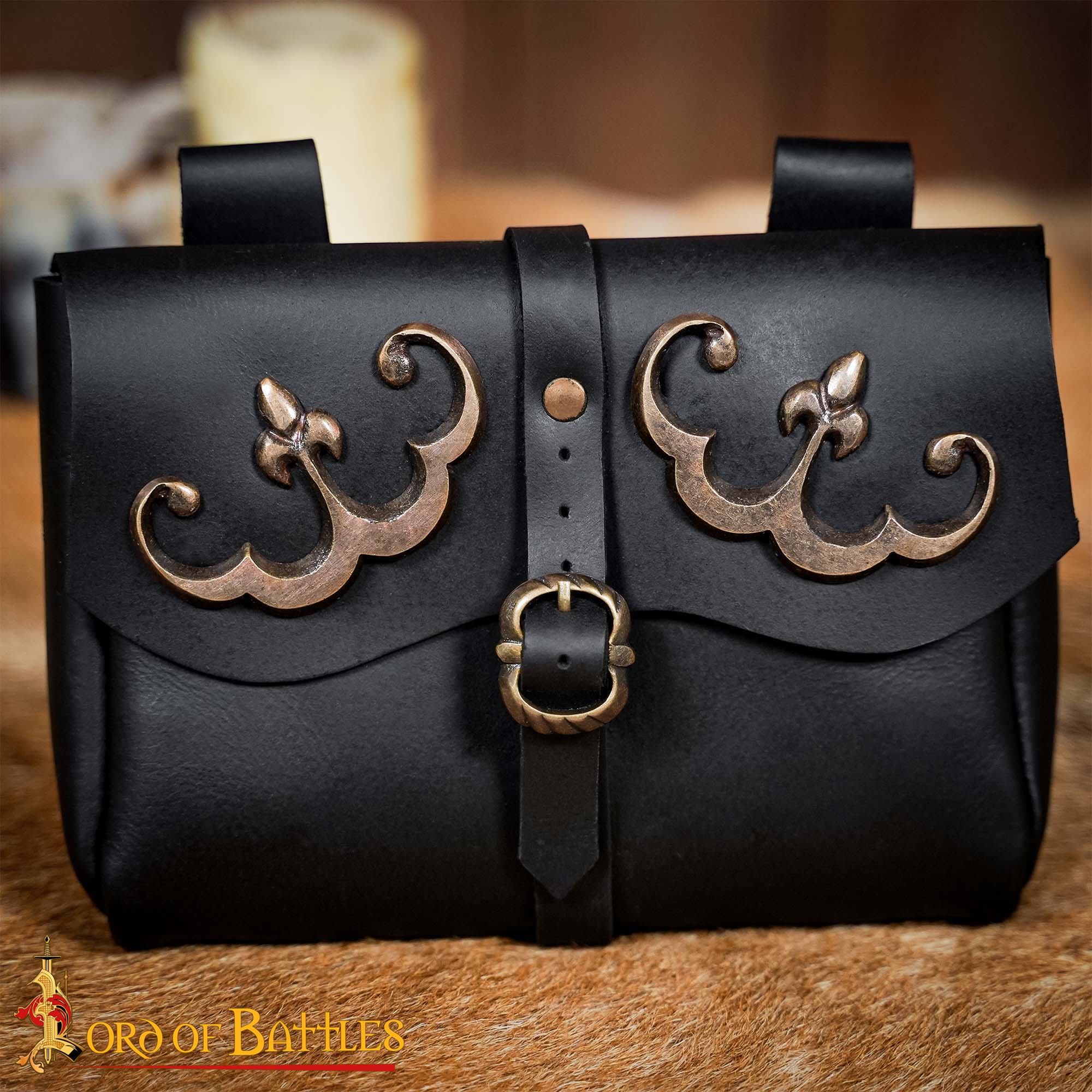 Imagen única de: Bolsa de cinturón medieval de cuero con adornos de latón
