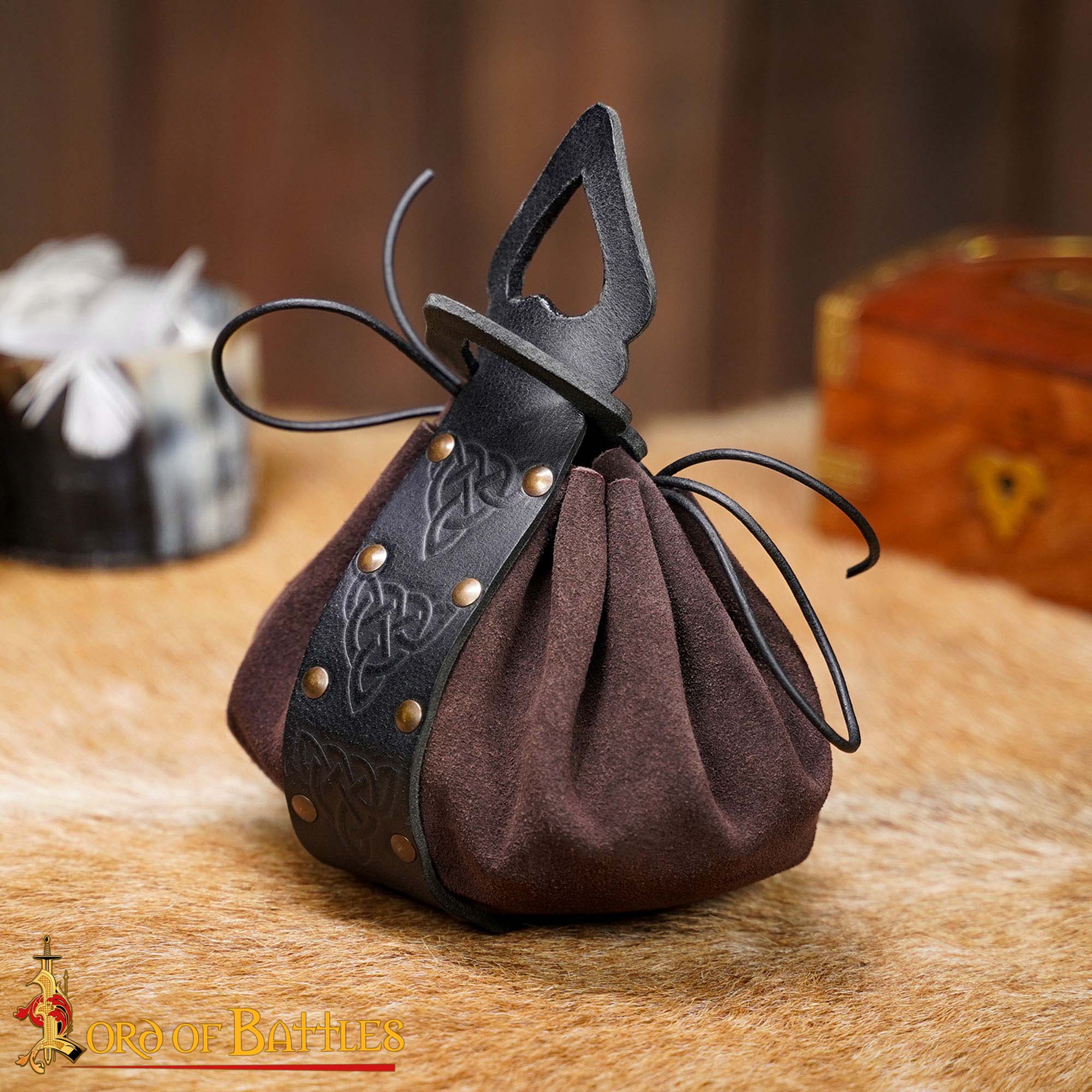 Bolsa de cinturón de cuero con nudos celtas en relieve - imagen 13