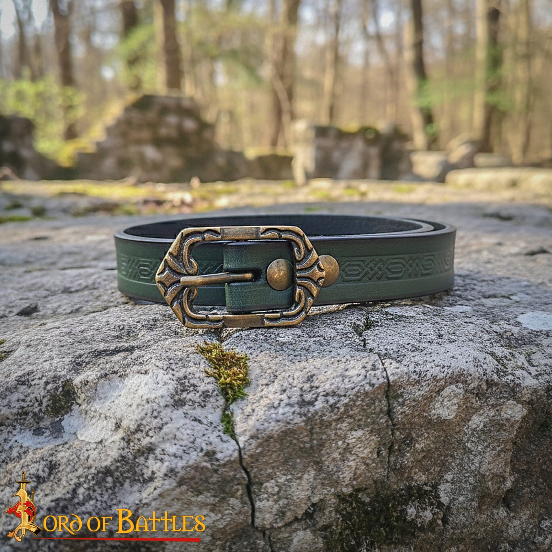 Cinturón medieval de cuero 3 mm con grabado en relieve y hebilla de latón envejecido - Verde - 130 cm