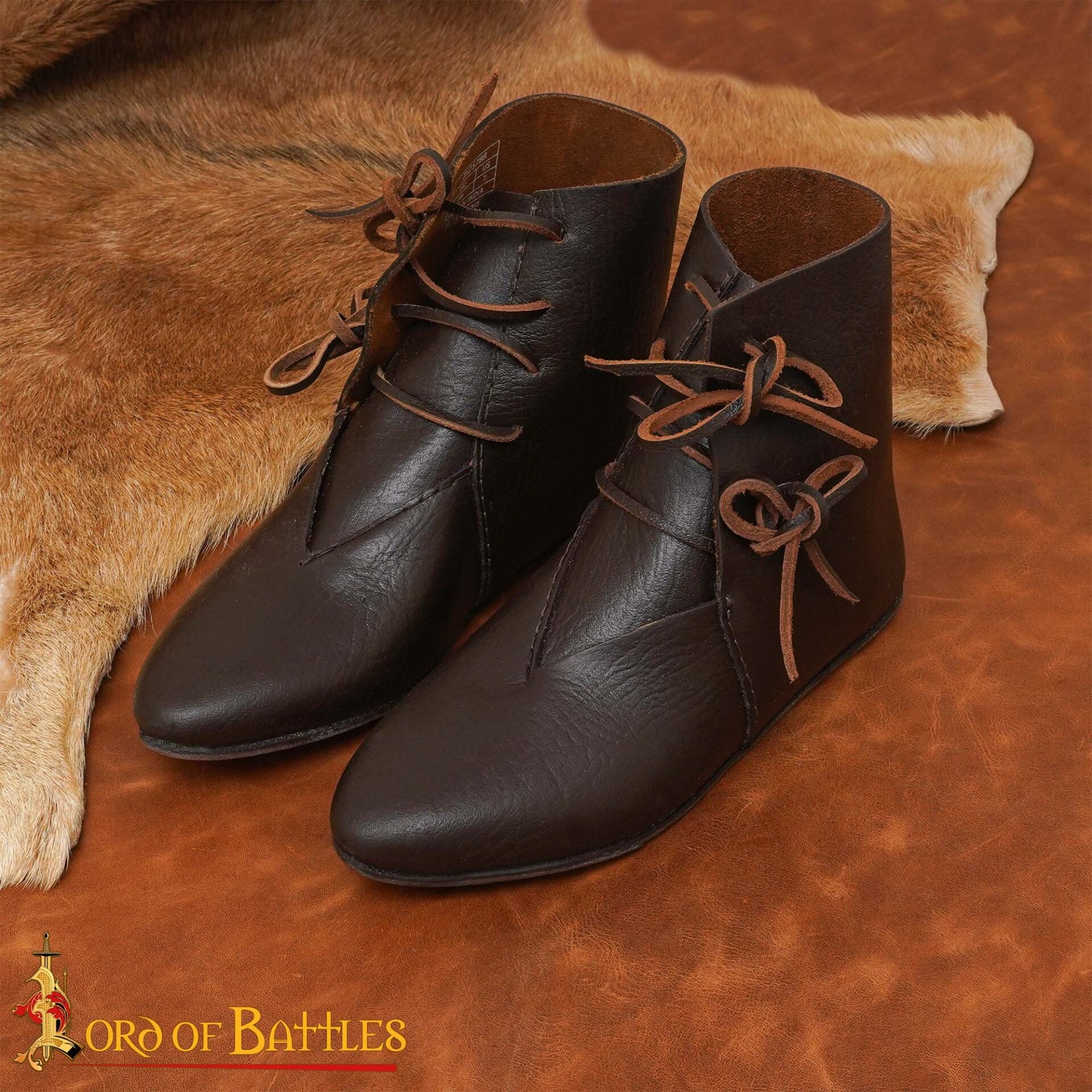 Zapatos medievales de cuero — tobilleros con cordón lateral
