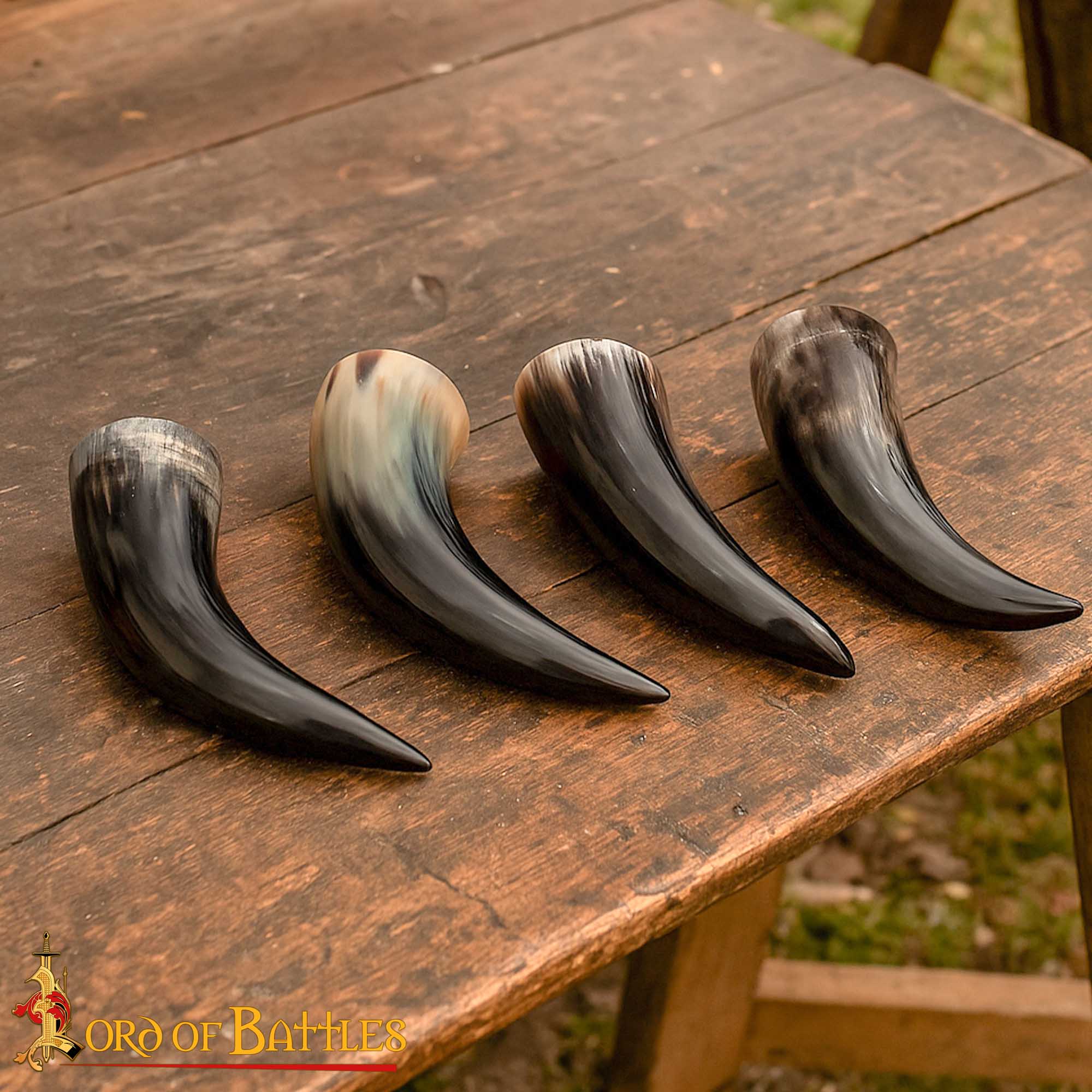 Imagen única de: Cuernos vikingos para beber - Set de 4 (150 ml) - Cuerno de buey genuino