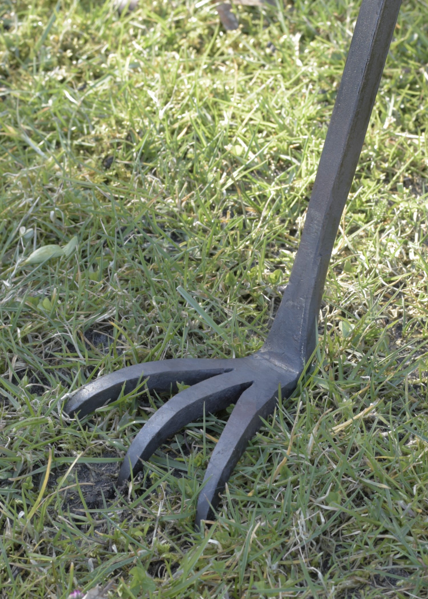 Imagen única de: Trípode Grande, Forjado A Mano, Aprox. 155 Cm.